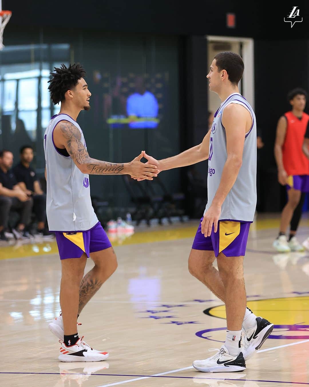 Los Angeles Lakersさんのインスタグラム写真 - (Los Angeles LakersInstagram)「Friday in the gym ⚡️」7月1日 7時03分 - lakers