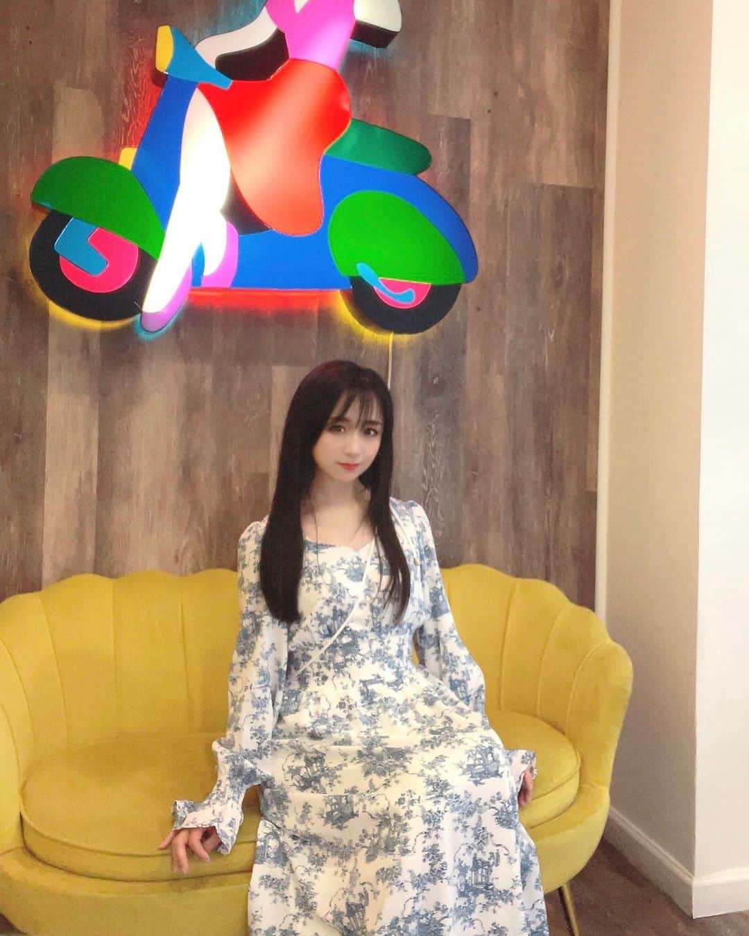 久保亜沙香のインスタグラム：「7月🛵  今月もよろしくお願いします💙💚  💜 ・ ・ #asakakubo #久保亜沙香 #久保 #亜沙香 #asaka #kubo #follow  #photo #live #actress #singer #sofvidesigner#japanese #japanesegirl #japan #舞台 #舞台女優 #役者 #撮影 #写真 #フォロー #日本人 #7月 #july」