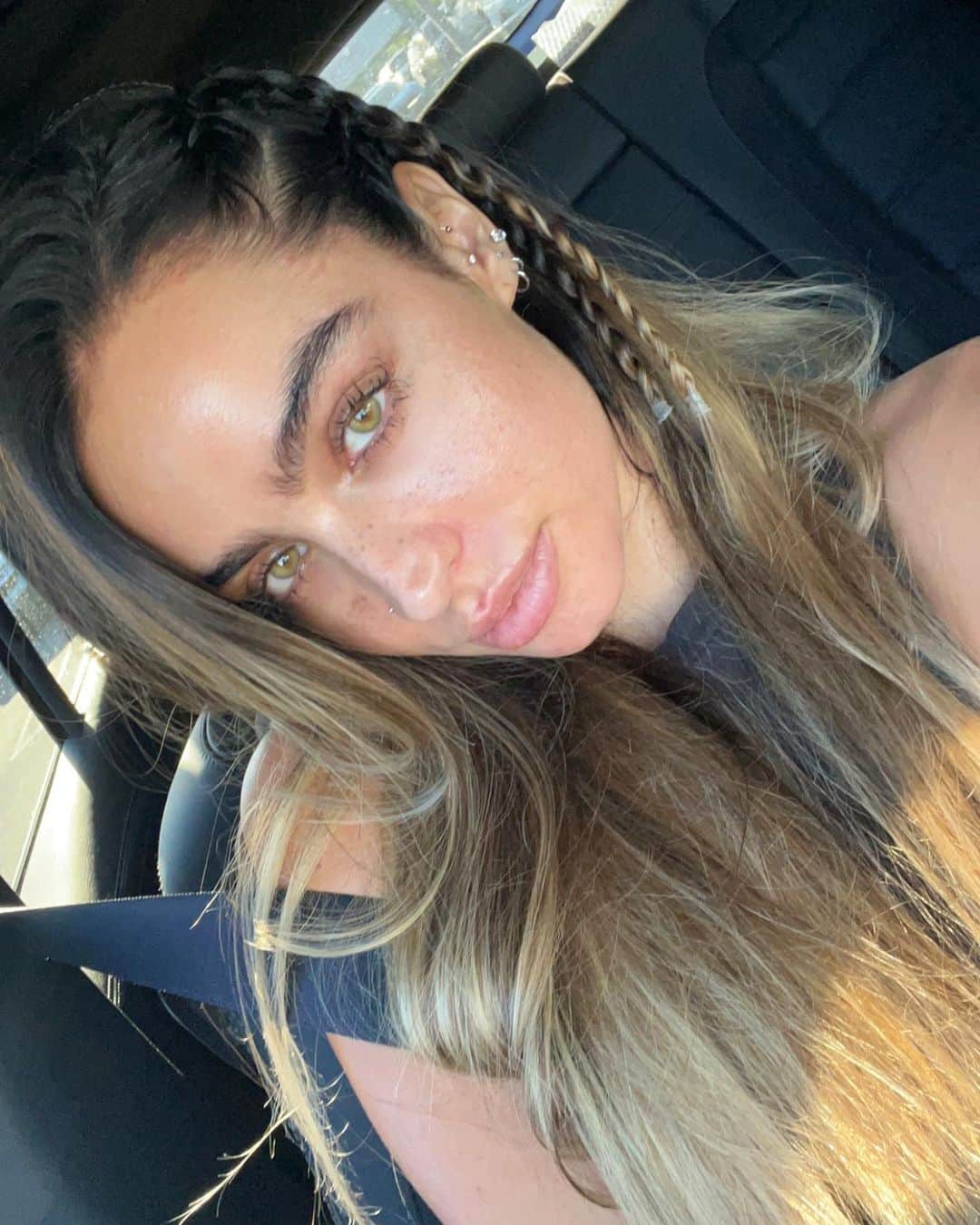 Sommer Rayさんのインスタグラム写真 - (Sommer RayInstagram)「how is traffic even real just drive the car」7月1日 7時39分 - sommerray