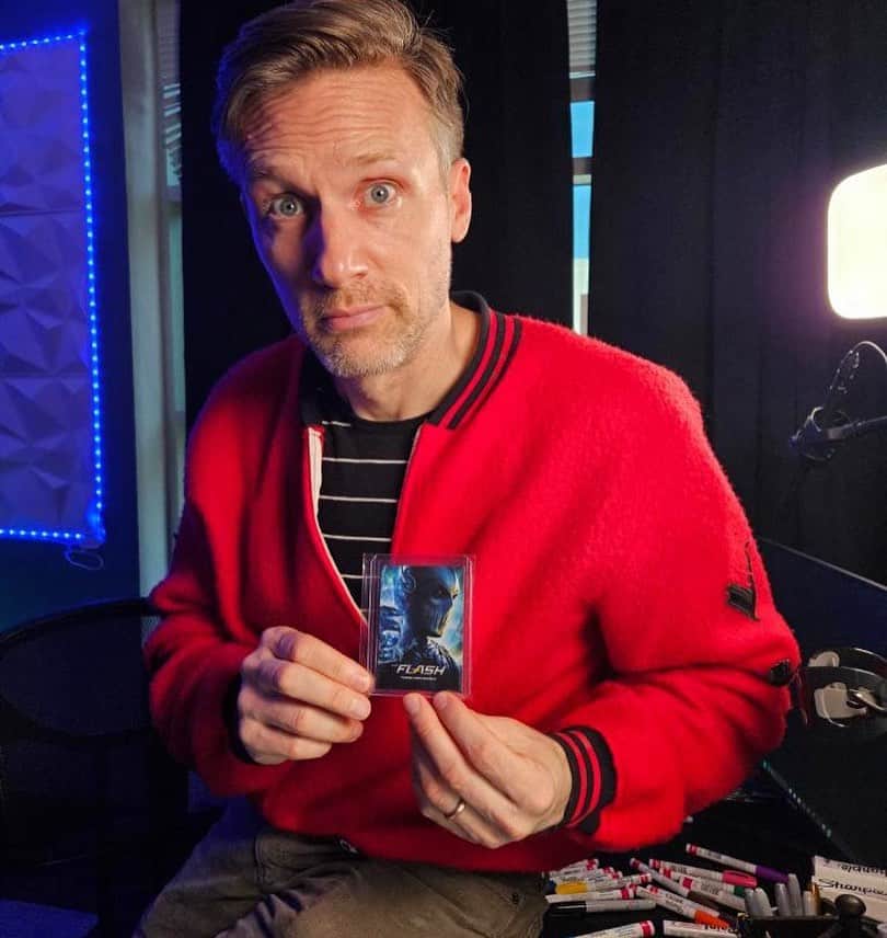 テディ・シアーズのインスタグラム：「Had a blast signing pics and Funkos thru @streamily.live the other day, especially this Zoom baseball card. Looks rare!⚡️ Next one Aug 17th. Want something signed? Send it in or buy from the shop.  Link in bio 🖤⚡️🖤」