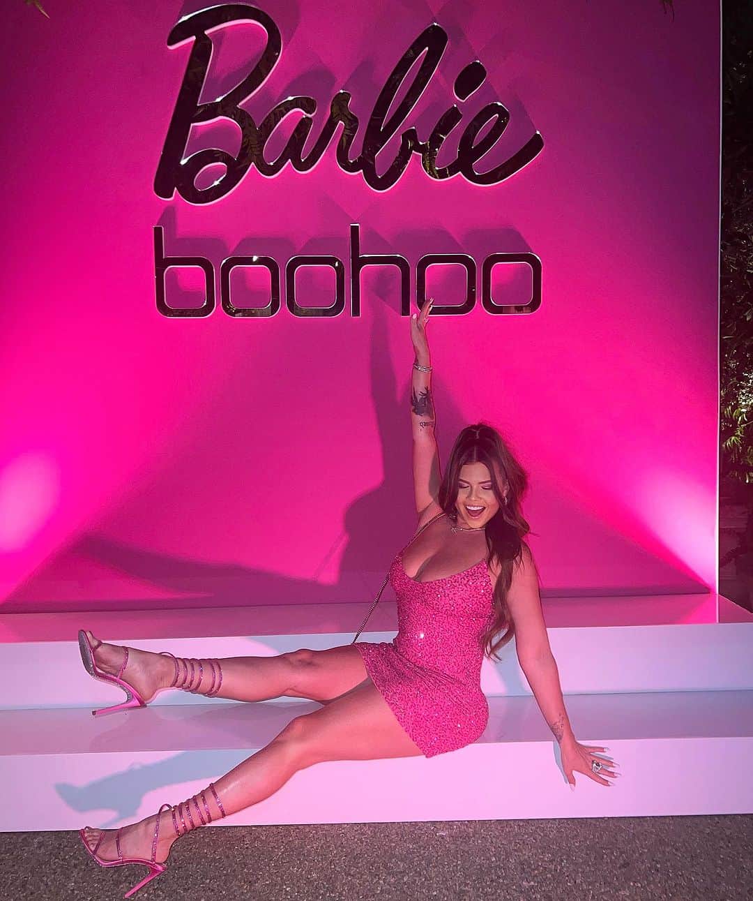 シャネル・ウエスト・コーストさんのインスタグラム写真 - (シャネル・ウエスト・コーストInstagram)「Barbie girl 💕 @boohoo x @barbie Fave 1-5?」7月1日 8時30分 - chanelwestcoast
