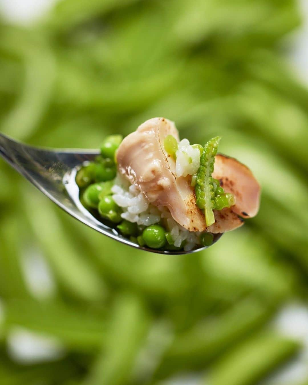 庄司夏子さんのインスタグラム写真 - (庄司夏子Instagram)「Charcoal-grilled Hamaguri clam risotto with the teardrop pea  which has been referred to as ‘vegetable caviar’  is a sweet and delicate type of pea 💚🍀🌱🧩🟢」7月1日 8時30分 - natsuko.ete