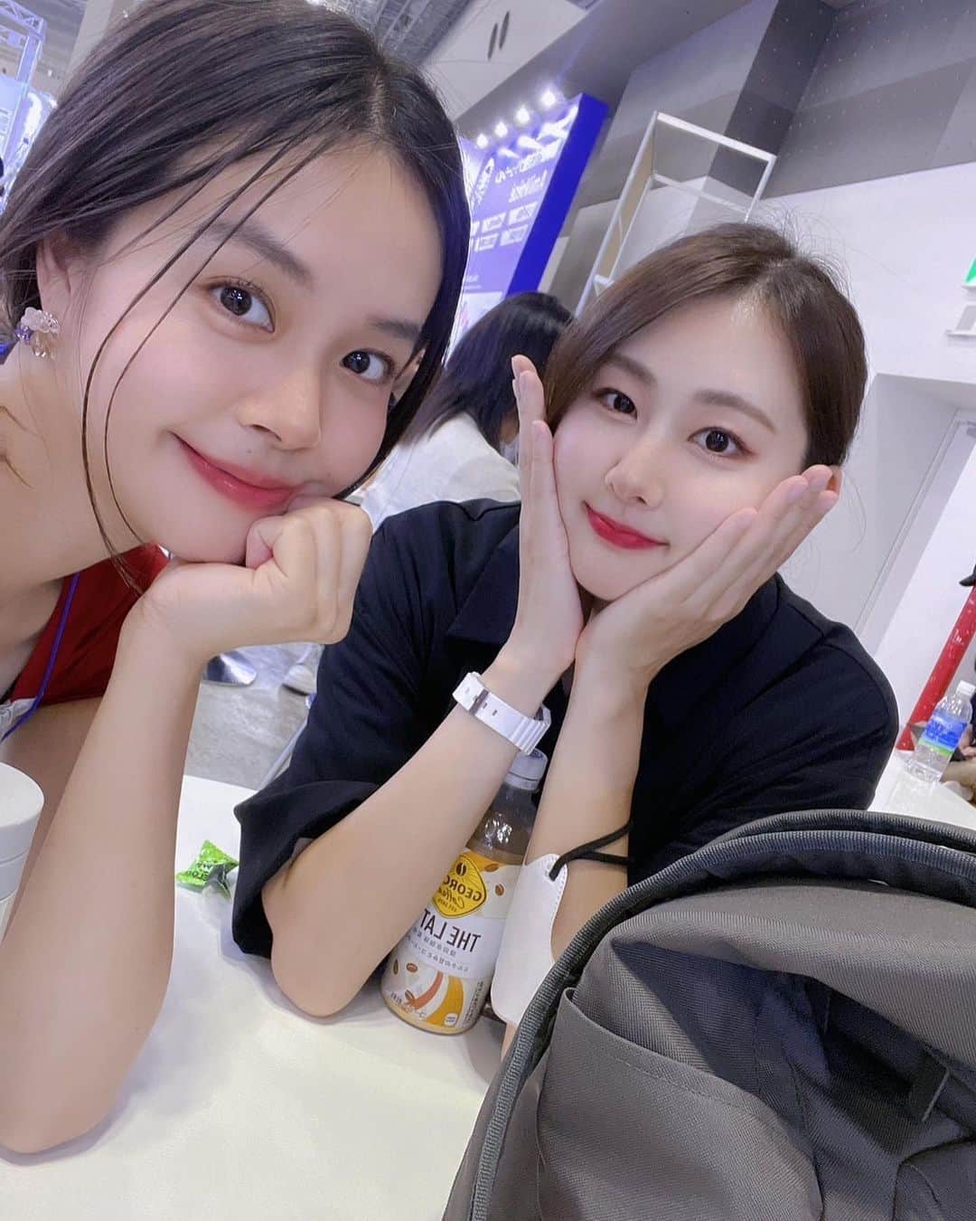 古城優奈のインスタグラム：「３日間ビッグサイトでした〜🤭 大好きなになちゃんに毎日会えた🫰🏻  次の展示会は再来週〜🤭  #ビッグサイト #東京ビッグサイト #展示会 #イベント #イベコン」