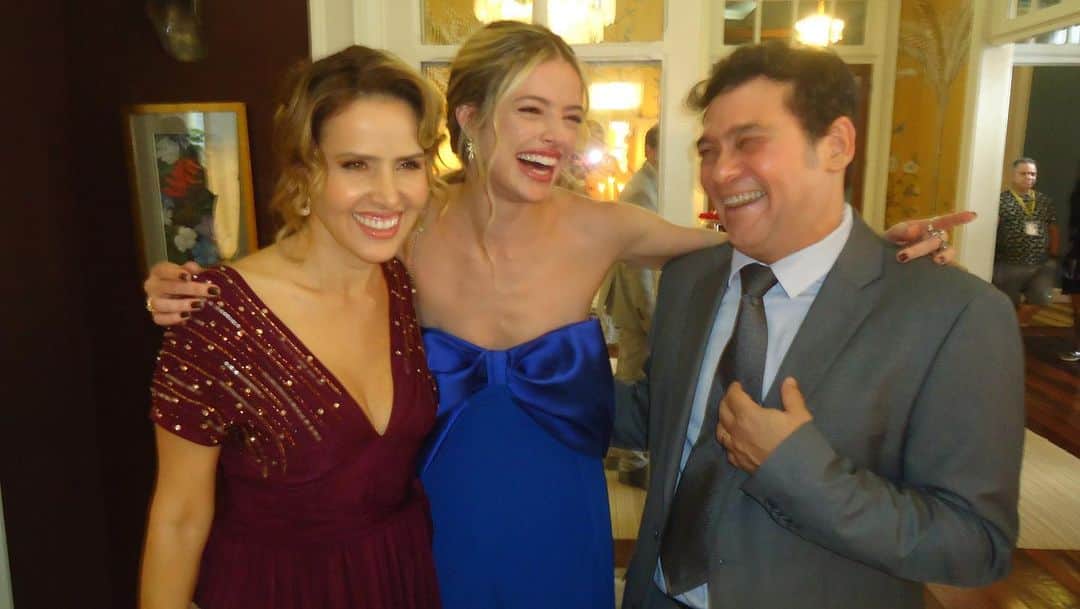 アガサ・モレイラさんのインスタグラム写真 - (アガサ・モレイラInstagram)「bastidores com cybershot do casamento ♥️ #terraepaixão」7月1日 9時05分 - agathaamoreiraa