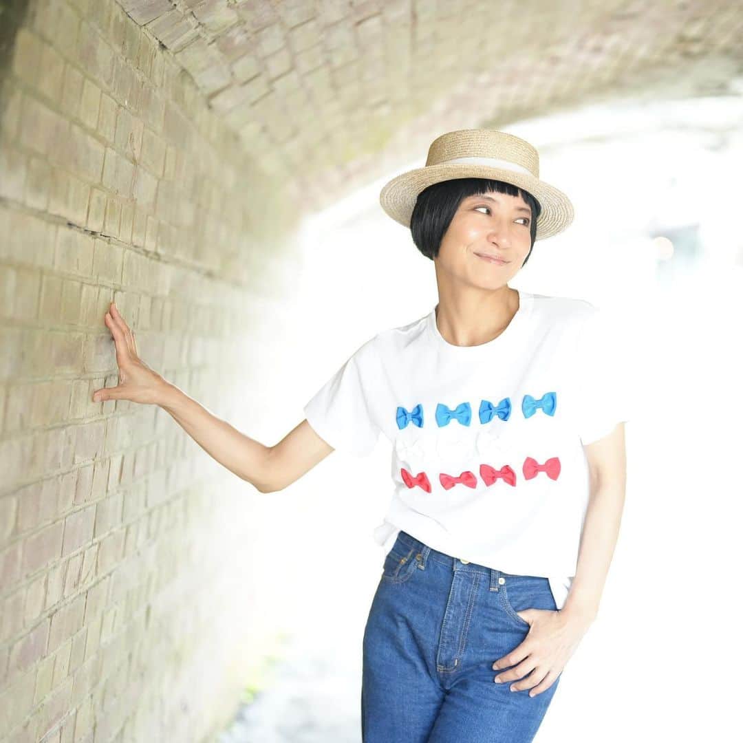 奥井亜紀のインスタグラム：「7月！ 光あふれる季節✨ キラキラたくさん 受け取りたいね✨ #あなたによきことある念 #今月もよろしくありがと緒」
