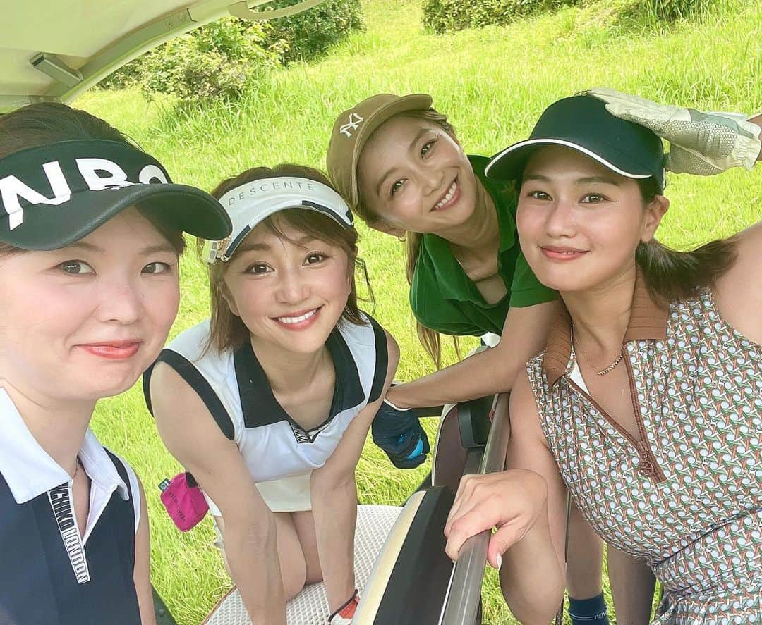 柑谷あゆみのインスタグラム：「この間の大好きなメンツでエンジョイゴルフ⛳️ 楽しすぎた🧡  ベルセルバ、行く度にスコアが増えていく…🥹  #過去pic  #ベルセルバカントリークラブ市原コース  #エンジョイゴルフ #michikolondon  #susic #ゴルフウェア  #ゴルフ女子 #golf  #golfing  #golflife  #golfgirl  #instagolf  #golfer #골프 #골프웨어 #กอล์ฟ  #ゴルフコーディネート #ゴルフファッション #ゴルフ好きな人と繋がりたい」