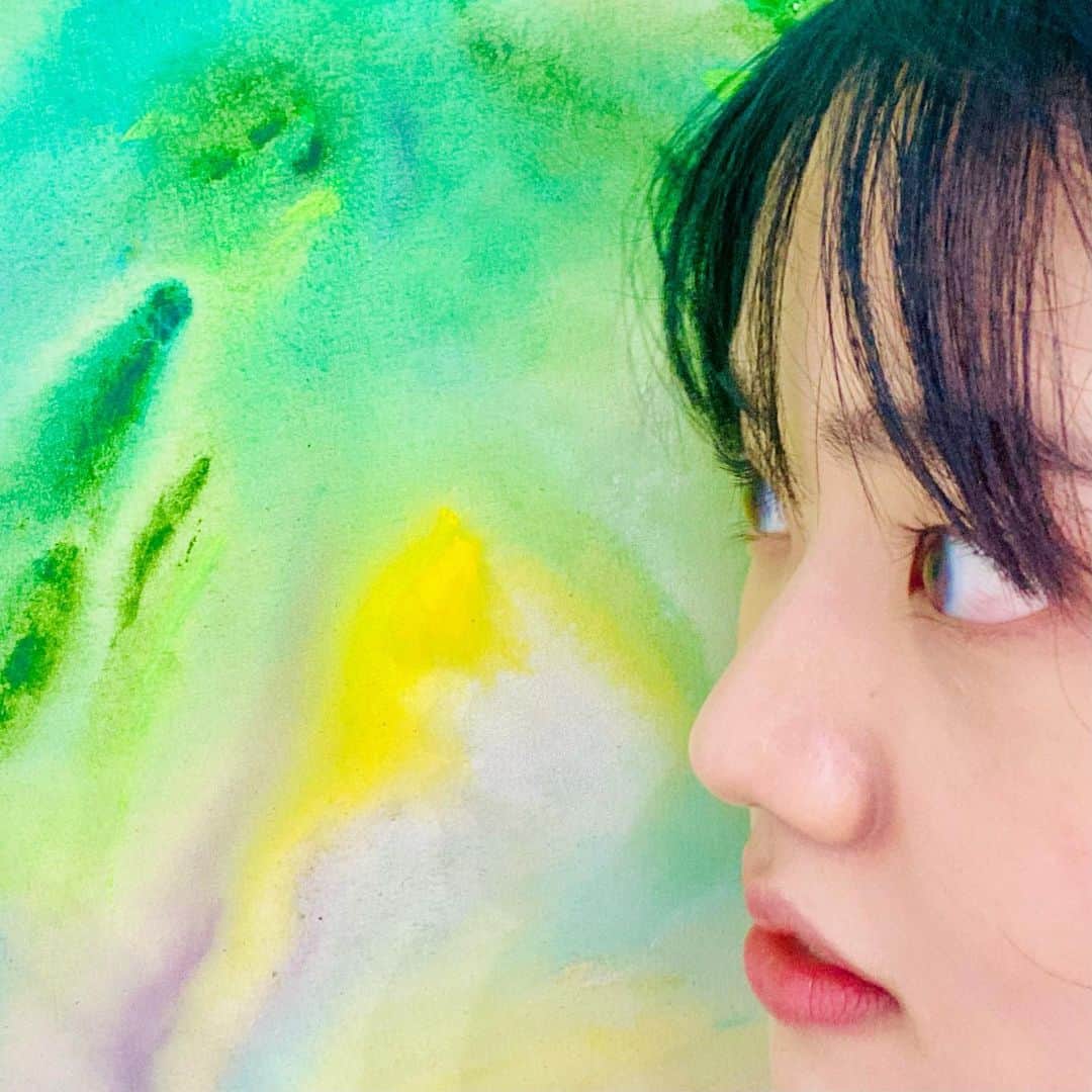 キム・ヒャンギのインスタグラム：「resilience☀️🍉⛱️🌊」