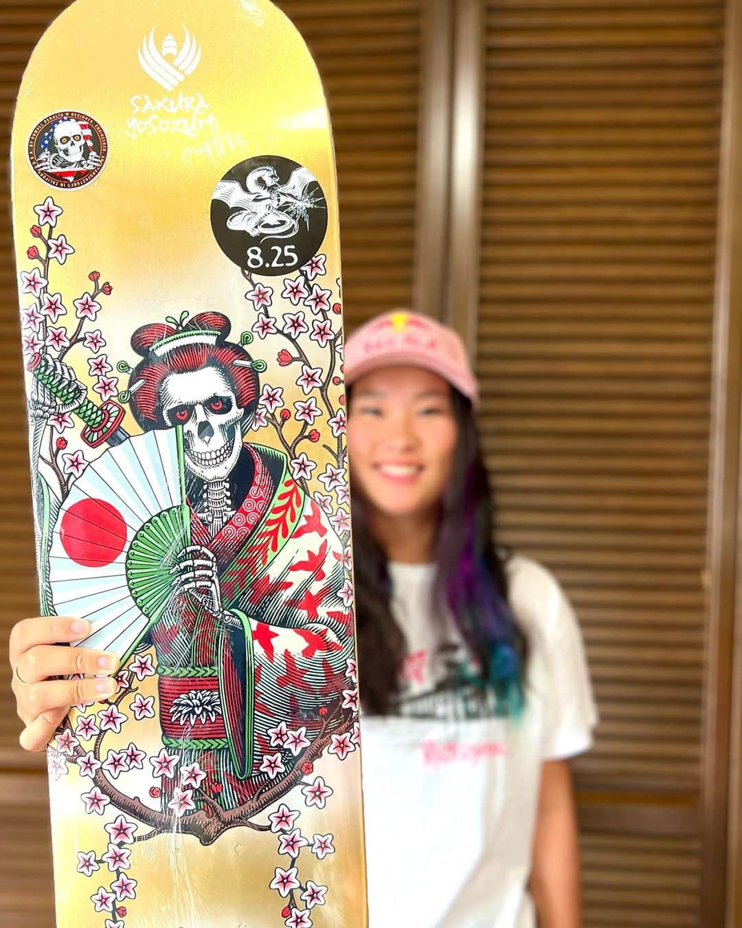 四十住さくらさんのインスタグラム写真 - (四十住さくらInstagram)「🌸☠️New color Gold deck💛✨  Thanks @powellperalta 🏴‍☠️ always for great support😚  #powellperalta #sakurayosozumi #model  #new #color #gold #deck  #はやく復活して #ゴールド #乗りたい  #第一生命」7月1日 10時06分 - sakura_yosozumi