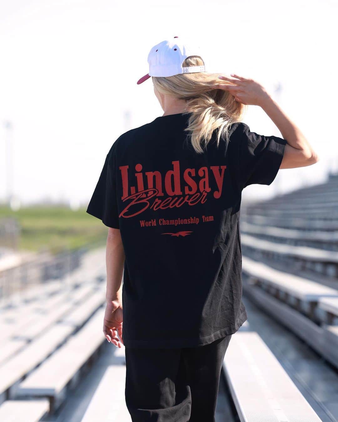 Lindsay Brewerさんのインスタグラム写真 - (Lindsay BrewerInstagram)「LB MERCH DROPPED🤩🏎️ I’m so excited about this collection I can’t even contain it! I’ve worked so hard on this and I know you’ll love it❤️‍🔥 show some support and get yours today at lindsaymbrewer.com! Link in bio」7月1日 10時16分 - lindsaymariebrewer