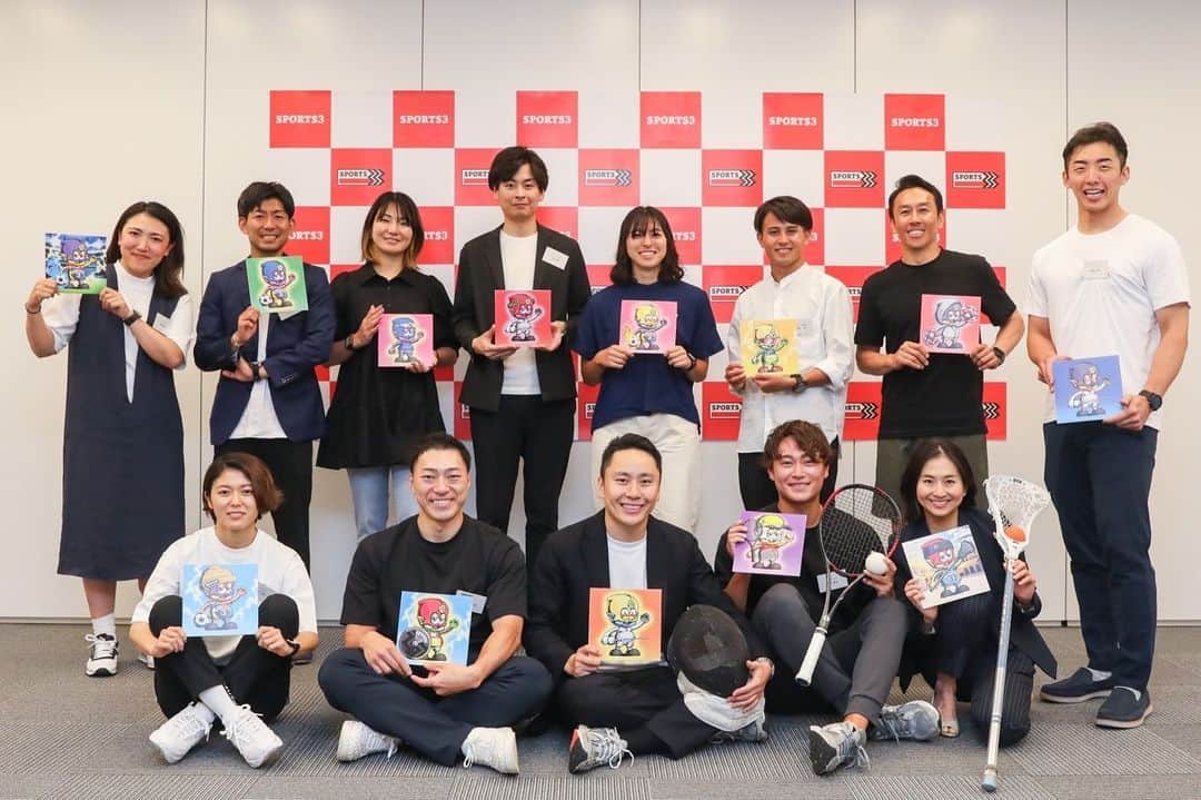 太田雄貴のインスタグラム：「約一年かけて準備して来たSports3のNFT ＋collection がようやく発売になります！  Sports3 HP https://www.sports3.fun  NFT mint site https://plus.sports3.wtf  真冬の間も、コツコツと、チームで準備を進めてきした。  参加してくれたアスリートの皆さん、運営の皆さんにも心より感謝申し上げます。自分一人だと絶対にここまでこれませんでした。  アスリートの人生の応援団になる。現役中も、引退後も関わりを持ち続けてもらえるような、そんなプロジェクトになってます。  実際に参画してくれているアスリートの試合を、 違う競技のアスリートとファンの方が見に行くイベントを実施したりと、少しずつ事例も出て来ています。選手達によっても、違う分野の方々と出会える機会は今までそんなに多くはありませんでした。  アスリートの活動を支え、ファンの方も楽しめる、そんなPOPなコミュニティにしていきます！！  クレジットカード決済もできますので、是非ご一緒して貰えると嬉しいです！  #sports3」