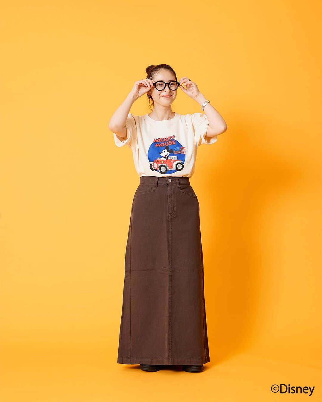 JOURNAL STANDARDさんのインスタグラム写真 - (JOURNAL STANDARDInstagram)「人気のBAGブランド NOMADISより DISNEY スペシャルコレクションのアイテムが登場。  NOMADIS でも定番のモデル Arles にそれぞれミッキーマウス、ドナルドをプリントしたスペシャルアイテムは持つだけで気分の上がるデザイン。 ゆったりと着用できるサイズ感のTシャツは、一枚でももちろん、シャツやジャケットなどのインに着ても映えるスペシャルな仕上がりです。  ナチュラルなカラーをベースにしているので、ユニセックスでも使っていただけるカジュアルなアイテムです。  ——————————  ■DISNEY / NOMADIS＊for JOURNAL STANDARD 別注Tシャツ ¥13,200 no.23070410008010  ■DISNEY / NOMADIS＊for JOURNAL STANDARD Arles XL：別注トートバッグ ¥20,900 no.23092410010810  ●お届け予定：7月中旬 ●限定数量に達し次第、締め切りとなります  ——————————  @onkanaa @baycrews  ——————————  #2023_07_newarrival#baycrews #baycrewsstore #journalstandardladies #journalstandard #2023spring #spring #ジャーナルスタンダード #レディースファッション #ベイクルーズ #大人コーデ #夏コーデ #夏物 #夏服 #大人コーデ#30代コーデ#40代コーデ#ディズニー#ディズニーファッション#ミッキー#ドナルド#ミッキーアイテム#ドナルドアイテム」7月1日 10時47分 - journalstandard.jp