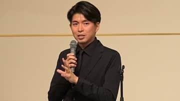 宮崎謙介のインスタグラム：「月に一度のペースで講演に呼んでいただき、全国を行脚しています。ご地元の経済状況などを伺い、肌で景気を実感します。また質疑応答などもあり、こちらが学ばせていただいています。  いつもありがたいですね。  テーマとしては堅いものから、柔らかいものまで幅広いです。  #講演会」