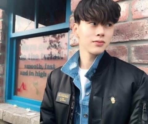 クォン・ヒョンビンのインスタグラム：「유물 발견…. 19살」