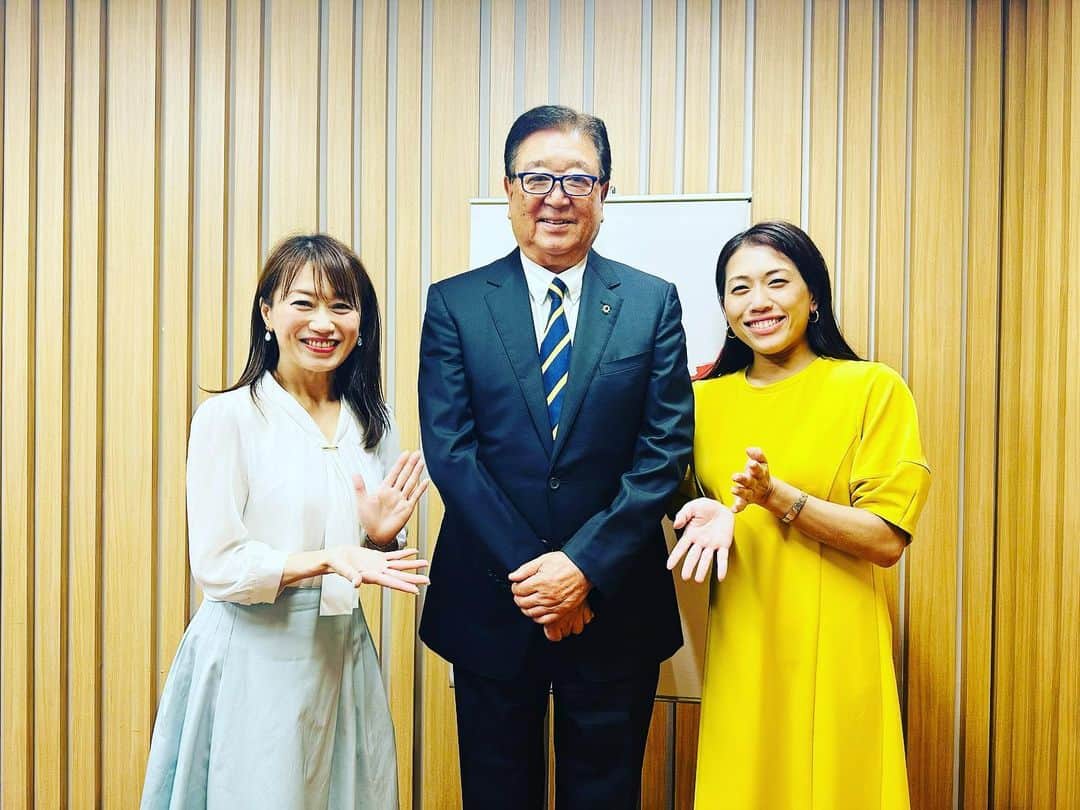大隅智子のインスタグラム：「広島FMの「柏村武昭のだんRUNラジオ」に出演させて頂きました。 パーソナリティの柏村さんや森本さんと楽しくお話をしました。 柏村さんは、変わらず若々しく、面白く、さすがでした！ 広島テレビで初めてお会いした10年前から、ずっと優しくして下さり、愛が大きな方です。 森本さんも素敵な方で、ずっと笑顔でお話ししてくれました。 素晴らしい番組に出演できて幸せです。 NHK盛岡時代の話もたくさんしてきました。 #広島FM #柏村武昭のだんRUNラジオ #広島　#盛岡」