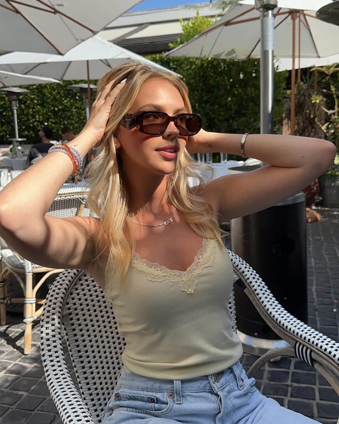 ジョーディン・ジョーンズのインスタグラム：「is it really a ladies lunch without a photo shoot」
