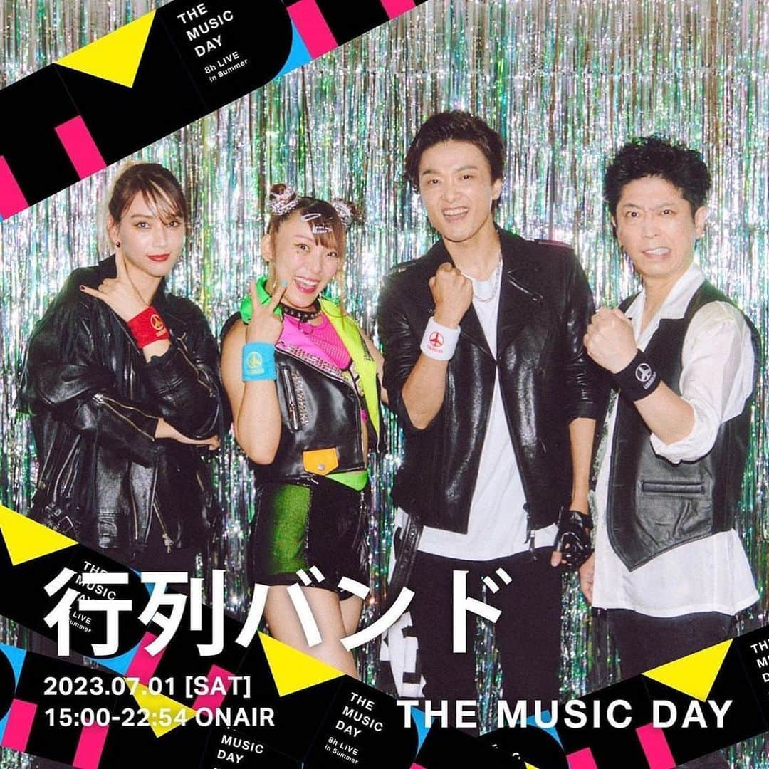 吉田ナオキのインスタグラム：「生放送！日テレ「THE MUSIC DAY」 行列バンド！  #井上芳雄 #スタイリング #THEMUSICDAY #後藤輝基  #滝沢カレン #フワちゃん」