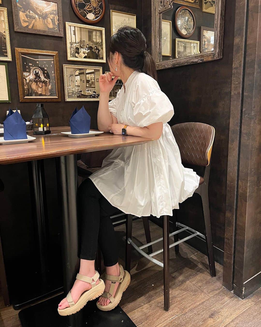 tomomi.7_のインスタグラム：「* *  Instagram restart  半年ぶり。 久しぶり過ぎて色々忘れてるw  今日の晩御飯はインドレストラン🇮🇳 美味しくいただきました♪」