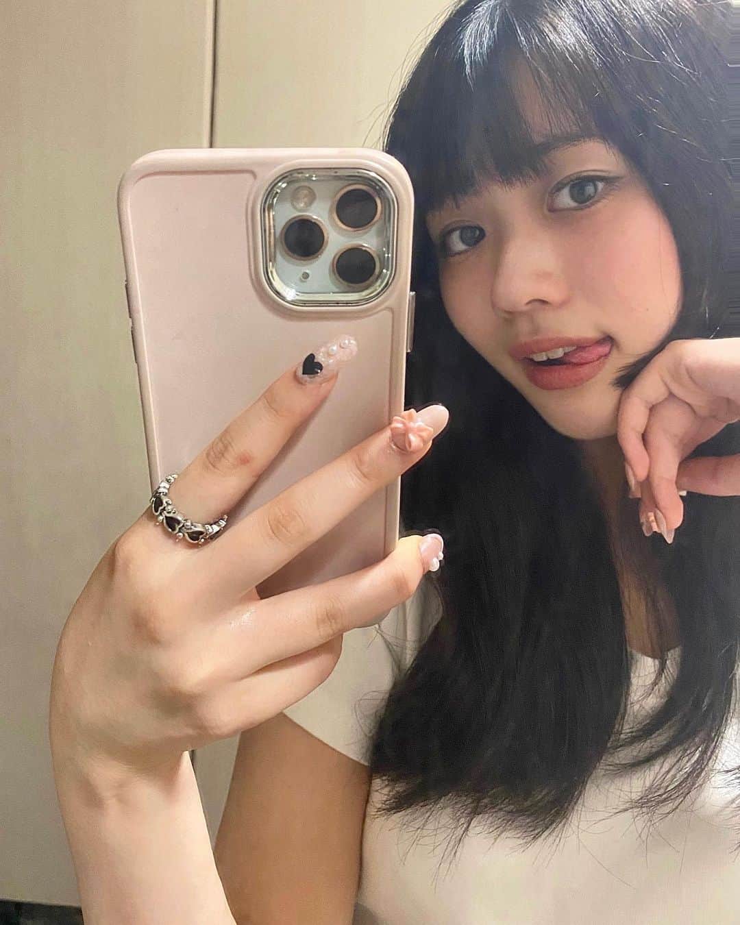 多田成美さんのインスタグラム写真 - (多田成美Instagram)「ご報告。 ネイルチップさんご存命です💟 お皿も洗ったのにすごい。」7月1日 22時09分 - narumitada_official
