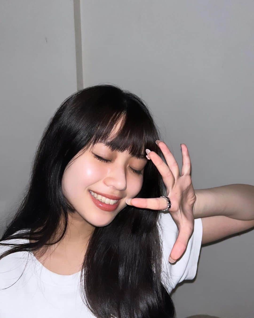 多田成美のインスタグラム：「ご報告。 ネイルチップさんご存命です💟 お皿も洗ったのにすごい。」