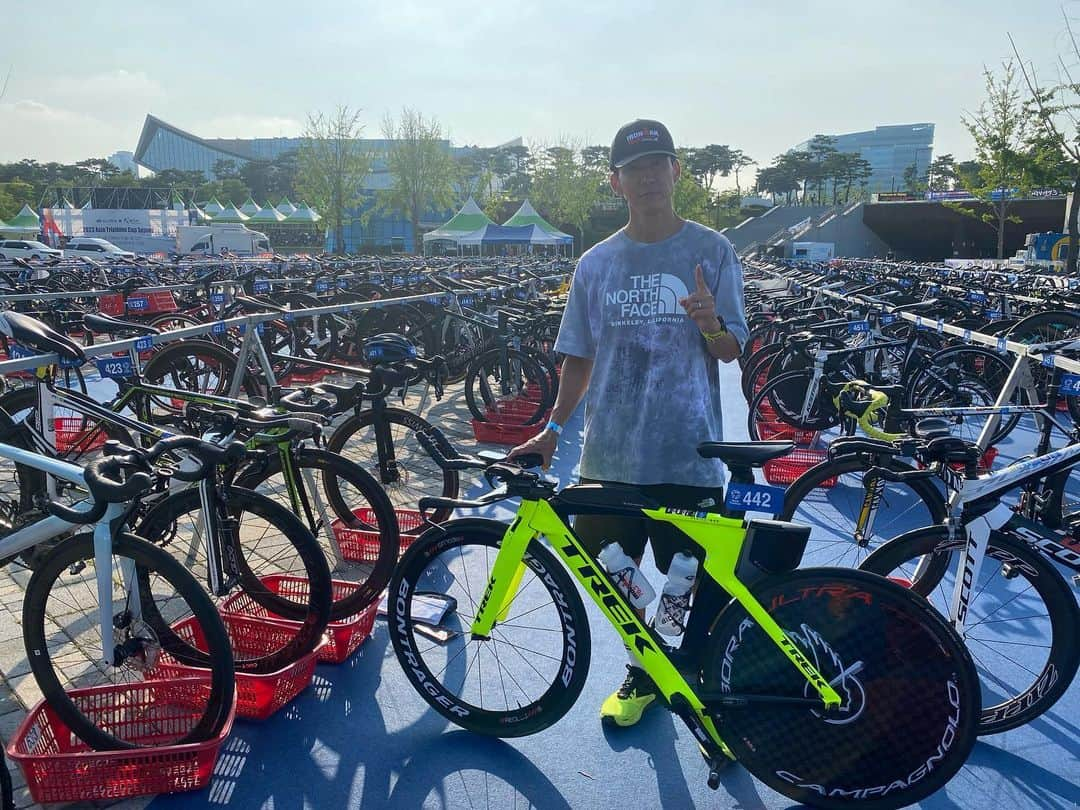 ジヌションさんのインスタグラム写真 - (ジヌションInstagram)「🏊🏻‍♂️🚴‍♂️🏃‍♂️ 2023 Asia Triathlon Cup Sejong 오늘운 공연으로 몸풀고 내일 대회 잘 달려보자!  @trekbicyclekorea  @garmin_korea  #TREK #트랙 #마돈 #GARMIN #가민 #앳지840 #포러너965  #세종철인3종대회」7月1日 22時10分 - jinusean3000