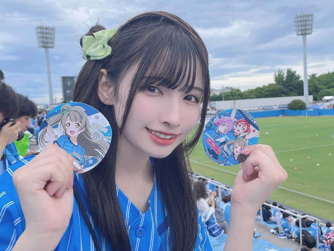 橋本麗愛さんのインスタグラム写真 - (橋本麗愛Instagram)「明治安田生命J1リーグ  #横浜FC -#ガンバ大阪 の試合を観戦してきました！   #ラブライブ！シリーズコラボキッチンカーで「横浜FCコラボドリンク」も飲みました🥤  #南ことり ちゃん自引き〜 トレード申し込まれたけど、丁重にお断りさせていただきました🙇‍♂️ ごめんね、私もことりちゃんが欲しいんだ  #lovelive  #横浜FCG大阪 #yokohamafc  #マクニカスペシャルマッチ #にし区民DAY」7月1日 22時10分 - rena_hashimoto