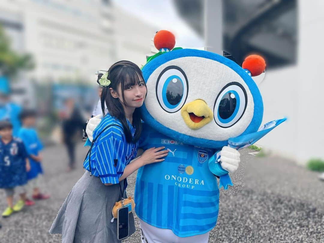 橋本麗愛さんのインスタグラム写真 - (橋本麗愛Instagram)「明治安田生命J1リーグ  #横浜FC -#ガンバ大阪 の試合を観戦してきました！   #ラブライブ！シリーズコラボキッチンカーで「横浜FCコラボドリンク」も飲みました🥤  #南ことり ちゃん自引き〜 トレード申し込まれたけど、丁重にお断りさせていただきました🙇‍♂️ ごめんね、私もことりちゃんが欲しいんだ  #lovelive  #横浜FCG大阪 #yokohamafc  #マクニカスペシャルマッチ #にし区民DAY」7月1日 22時10分 - rena_hashimoto