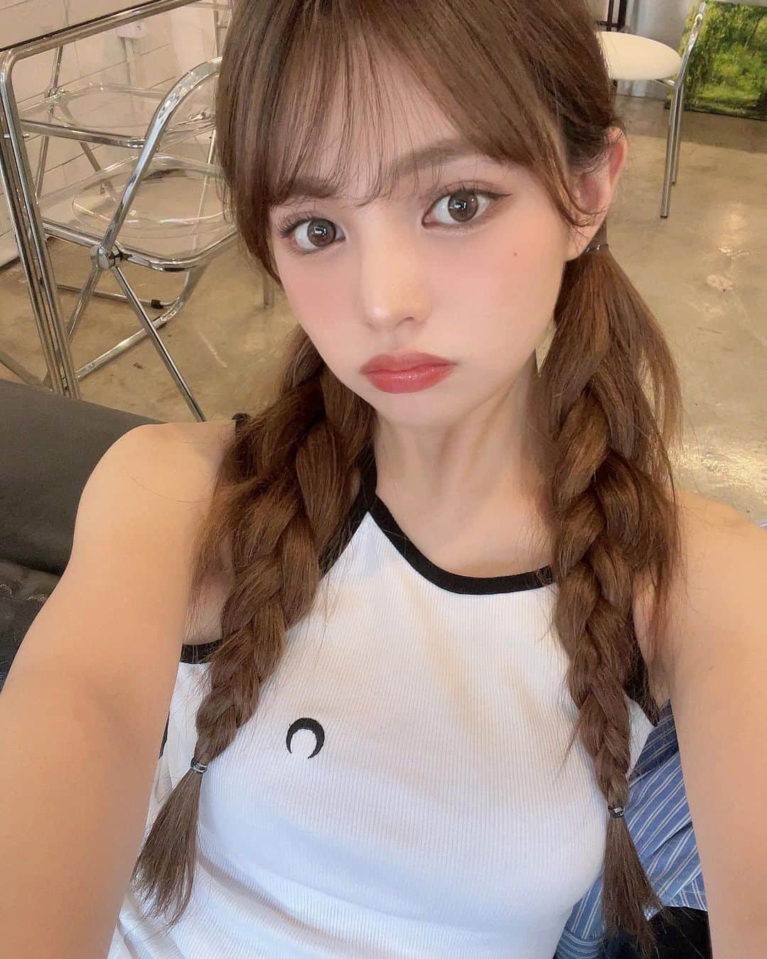 吉木千沙都（ちぃぽぽ）のインスタグラム：「自撮りの仕方忘れた。真顔😐笑」