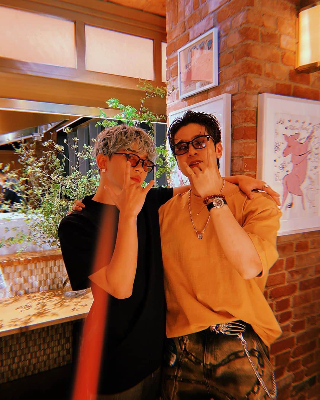 奥田力也さんのインスタグラム写真 - (奥田力也Instagram)「พวกเราเหมือนฝาแฝดเลย👬☺️🖤 ツインズ🤘🏾  #Ricky #Porche #Trinity #ポルシェ #ポルポル」7月1日 20時55分 - rikiyaokuda.official