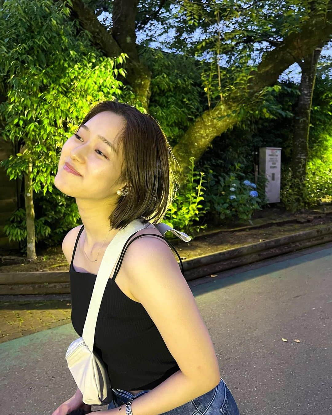 松井瑛理さんのインスタグラム写真 - (松井瑛理Instagram)「❤️‍🔥 気付いたらもう７月ですね！　 忙しなく、あっという間にすぎてしまったので、下半期は 1日1日を丁寧に生きていきたい松井です  それにしても最近暑すぎるーー🥵💦 わたしは気圧によって体調が変化しやすいので、この時期は漢方必須です！みなさんは自分なりの梅雨の乗り越え方ありますか？🤔」7月1日 20時57分 - eri_matsui_official