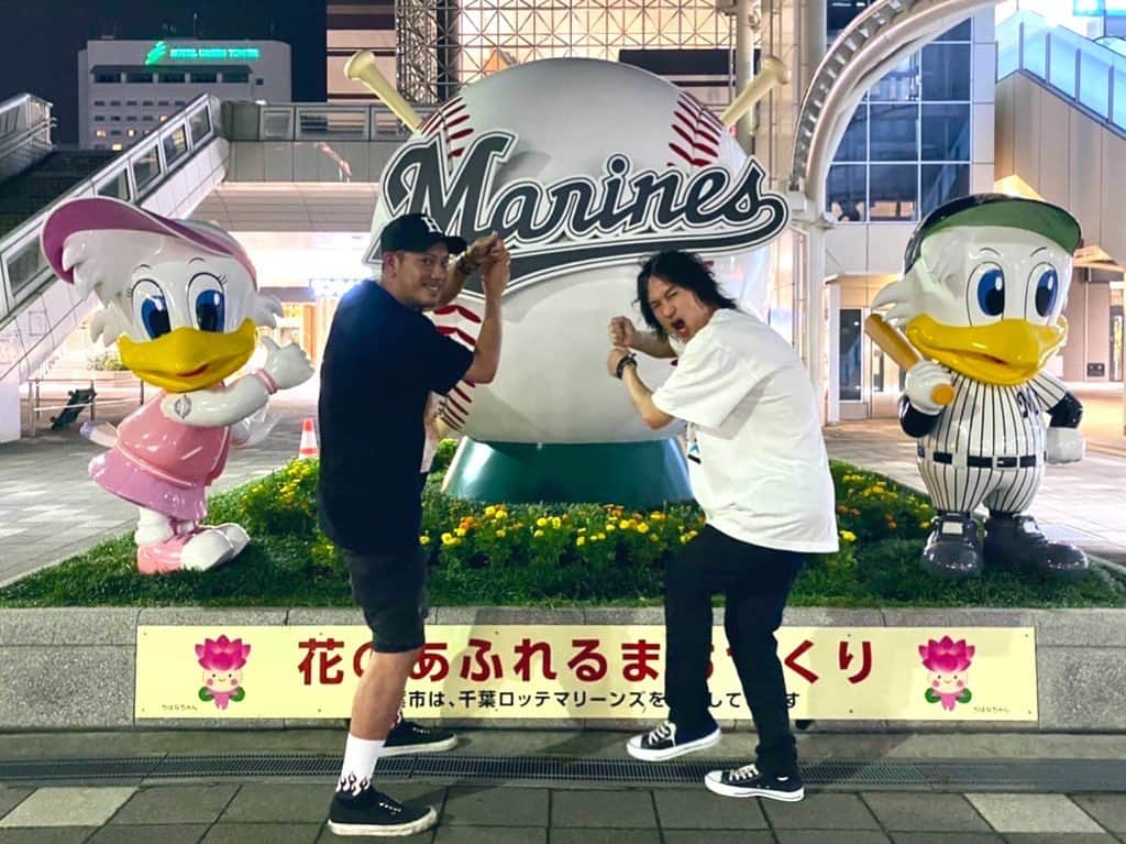 氏原ワタルさんのインスタグラム写真 - (氏原ワタルInstagram)「ルーキーズのSHiNNOSUKEと （2人とも野球はできない⚾️） FLOWの幕張サブステージのトーク面白かった👍 皆様ありがと🙏  また呑もうぜ🍺  #FLOWアニメ縛りフェス」7月1日 20時58分 - wataru_ujihara