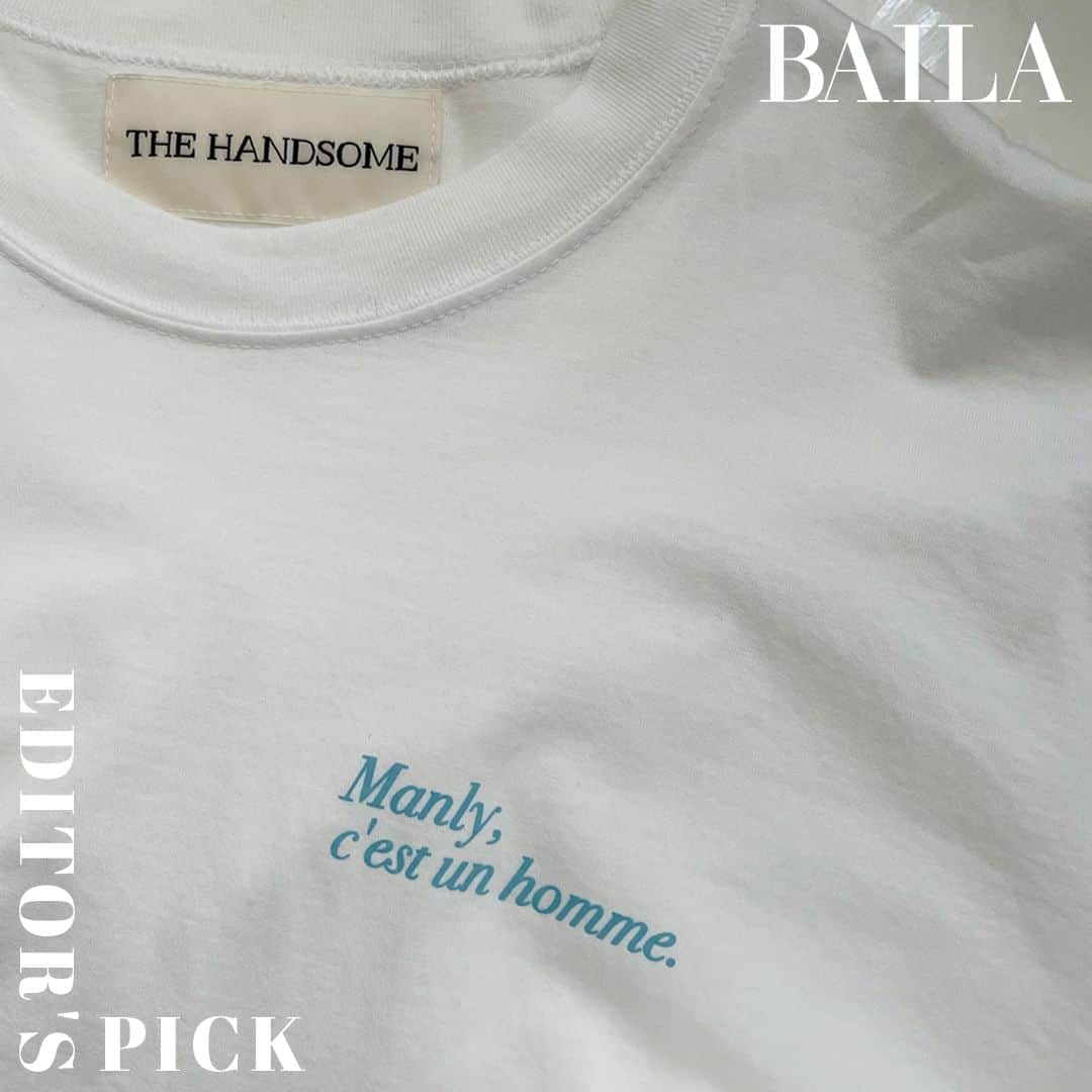 BAILAさんのインスタグラム写真 - (BAILAInstagram)「大人にちょうどいい、理想のロゴTに出会いました！👕  バックに涼しげカラーで「THE HANDSOME」とブランドロゴが入ったこちらのTシャツ。さりげないけれどちょっぴり主張のあるデザインは、まさに後ろ姿“ハンサム“になれる逸品。  ちなみに、白のフロントロゴはこんな感じ（写真2枚目）。胸もとに、これまたさりげなく入ったロゴが今の気分にピッタリ。無地Tだとなんとなく物足りない、でもフロントにドーンと入ったロゴは少しカジュアルすぎるかな？という時に活躍してくれます。  同デザインで半袖と長袖が選べるのも嬉しいポイント。二の腕をあまり出したくない大人としては、ロンTの袖を捲ってニュアンスを出す（という大義名分！）ことにしています。引き締まって見える黒は半袖を選び、2枚買いしちゃいました！　こちらのブランドは、スタイリスト小川ゆう子さんが手がけているおしゃれプロ御用達のECブランド。大人っぽく見せたいカジュアルアイテムを探したい時、ぜひのぞいてみてください💙  #Ｔシャツコーデ #30代Tシャツ #ロゴT #白Tシャツ #黒Tシャツ #バイラエディターズピック #編集たま子 #baila #BAILA #baila_magazine」7月1日 21時00分 - baila_magazine