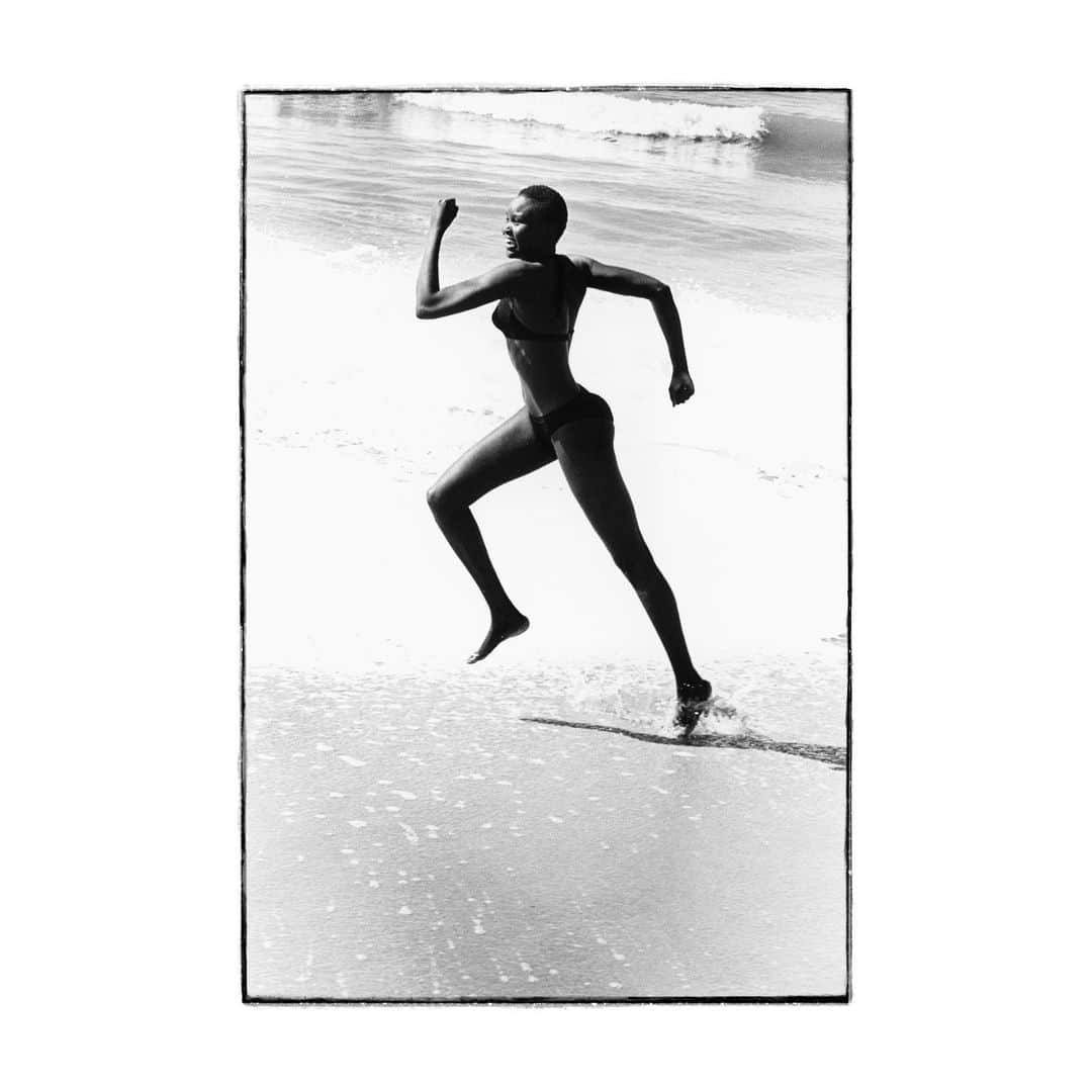 アーサー・エルゴートさんのインスタグラム写真 - (アーサー・エルゴートInstagram)「Poolside and shoreline rendezvous 💦🏖️⁠ Sandy toes, sun-kissed souls, and endless summer vibes!⁠ We're soaking up the sun, making waves by the pool and at the beach.⁠ ⁠ With the long weekend on the horizon and the 4th of July just around the corner, we're gearing up for a sizzling celebration.⁠ ⁠ 1. Gisele Bündchen, Bahamas, Vogue, 1999⁠ 2. Alek Wek, Santa Monica, CA, British Vogue, 1997⁠ 3. Karolina Kurkova, South of France, Vogue, 2000 ⁠ 4. Heather Stewart Whyte, Water Mill, NY, 1991⁠⁠ 5. Bonnie Berman, Palm Beach, FL, Vogue, 1986 ⁠ 6. Patti Hansen, Palm Beach, FL, Vogue, 1975⁠ 7. Wilhelmina Frankfurt, Fire Island, NY, 1979⁠ 8. Gia, Barbados, Vogue, 1981⁠ 9. Christy Turlington, Bahamas, British Vogue, 1986⁠ 10. Fire Island, NY, 1976」7月1日 21時00分 - arthurelgort