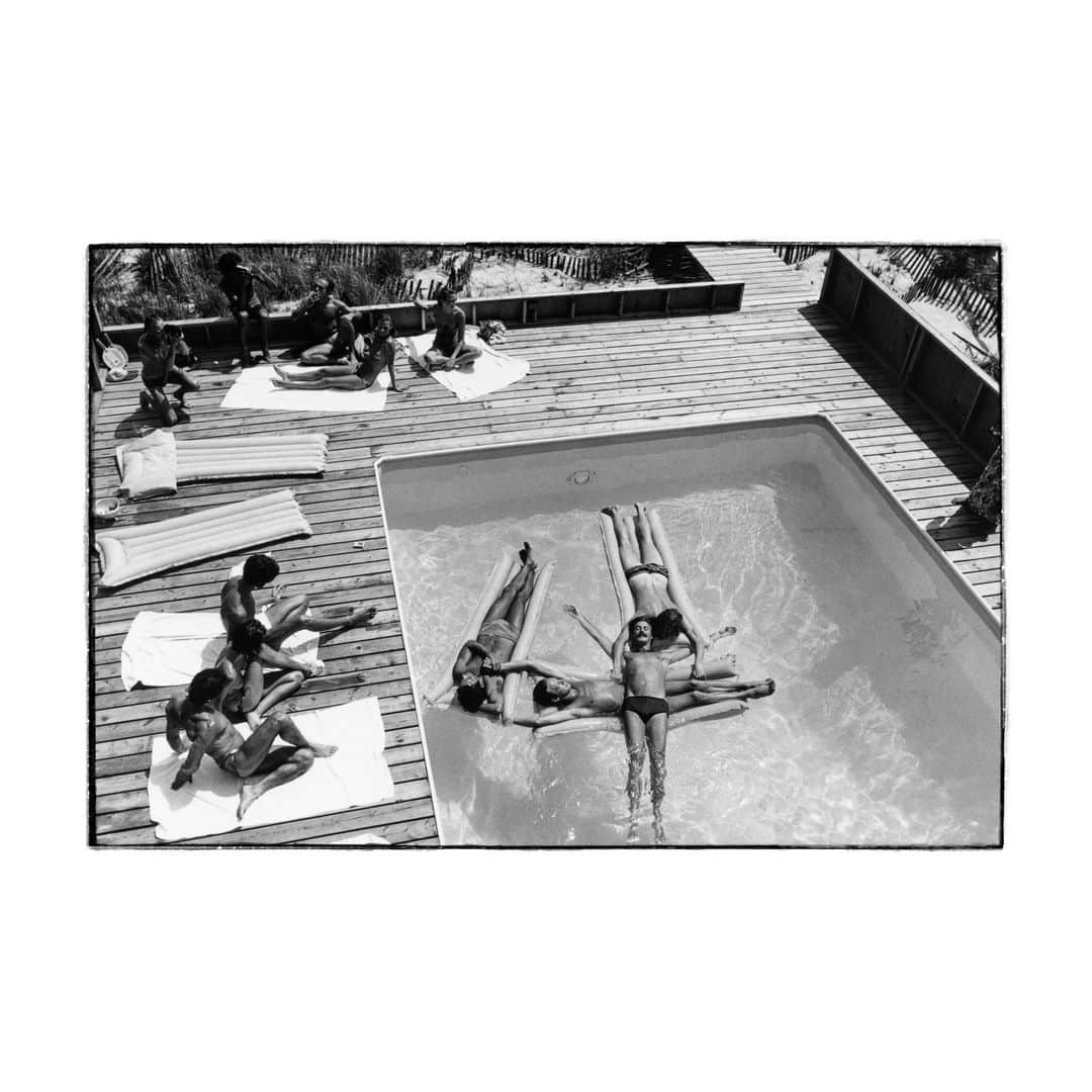 アーサー・エルゴートさんのインスタグラム写真 - (アーサー・エルゴートInstagram)「Poolside and shoreline ...