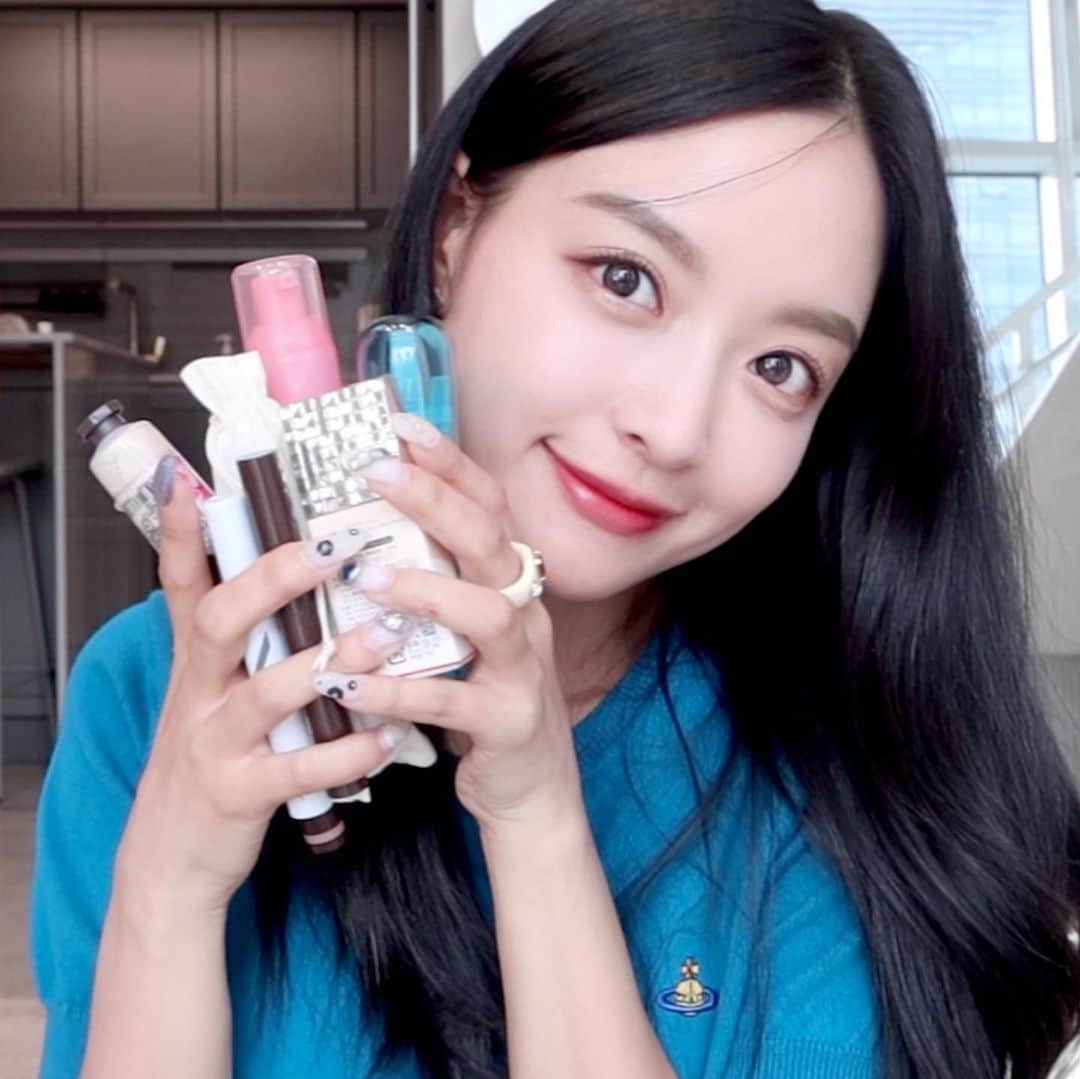 ᴅᴏᴜʙʟᴇsᴏᴜᴘのインスタグラム：「이번 여름, 일본 여행 가시면 꼭 사와야할 일본 화장품 소개해요 ❤️ 프로필 링크 눌러서 바로 보러오세요 ✨🫶  本日の動画は日本のコスメのおすすめになります✨🫶　youtubeで会いましょう❤️❤️❤️」
