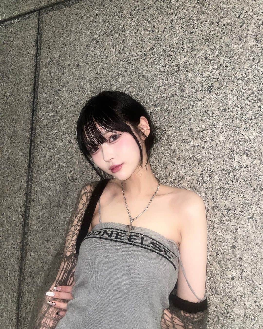 SAKURAさんのインスタグラム写真 - (SAKURAInstagram)「前髪重めにしたよ🐈‍⬛🖤」7月1日 21時09分 - _01.39_