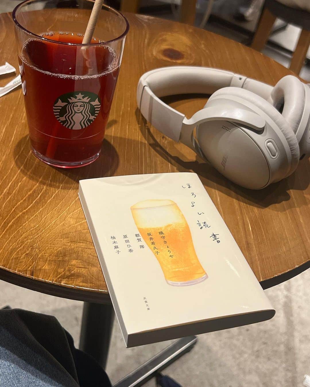 鈴本美愉のインスタグラム：「最近 1.久々に読書 気になってた本📕  2.古着屋で買ったヘアクリップ 今年の夏愛用すると誓う  3.植物やのハート おじぎ草ほしい  4.夏になると現れるCHANELさまかわいい  5.悩みに悩んで買ったヘッドホン🎧 しーちゃんとお揃い  6.湿気にやられたディズニーシー🐭🎡 笑ってるけど笑えないくらい湿気にやられた  7.また買ってしまったadidas 今回はキャンパスにしました👟」