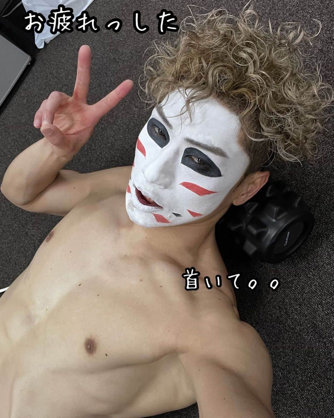 樽美酒研二のインスタグラム：「マジ良いライブだっなぁ😚 ひとまずお疲れっした♪  あと残り4本！ 最後まで突っ走ります🏃💨」
