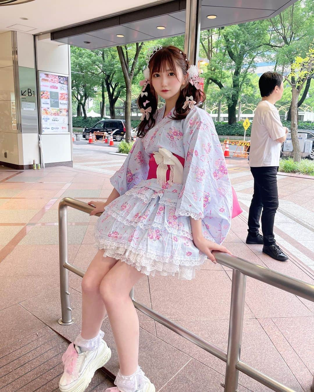 桃姫もえかさんのインスタグラム写真 - (桃姫もえかInstagram)「ねぇ〜まったんだけど、何してくれるん？  #浴衣 #浴衣ヘアアレンジ #浴衣ヘア #浴衣アレンジ  #ヘアアレンジ #浴衣コーデ   #ヘアモデル#ヘアメ  #ツインテール   #量産型コーデ #量産型 #量産型女子 #量産型オタク   #地雷系女子  #おしゃれさんと繋がりたい  #アイドル    #アイドル好きと繋がりたい #地下アイドル  #雰囲気すきな人いいね #自発ください #いいね返し #美男美女さんと繋がりたい  #アニメ好きな人と繋がりたい  #自撮り界隈 #kosplay #隠しきれないヲタク #被写体モデル  #likeforlike #instagood  #selfie」7月1日 21時18分 - moeka_141221