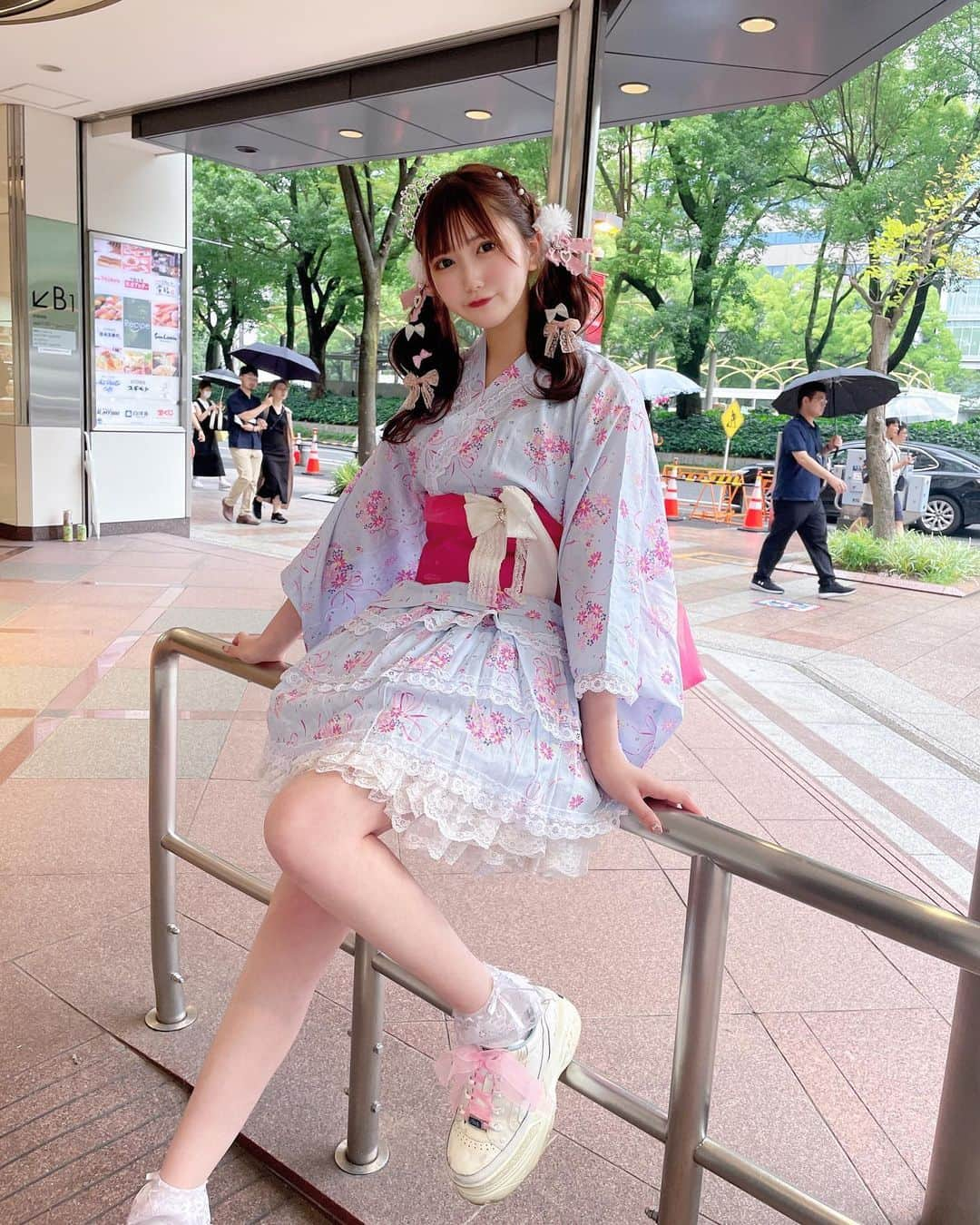 桃姫もえかさんのインスタグラム写真 - (桃姫もえかInstagram)「ねぇ〜まったんだけど、何してくれるん？  #浴衣 #浴衣ヘアアレンジ #浴衣ヘア #浴衣アレンジ  #ヘアアレンジ #浴衣コーデ   #ヘアモデル#ヘアメ  #ツインテール   #量産型コーデ #量産型 #量産型女子 #量産型オタク   #地雷系女子  #おしゃれさんと繋がりたい  #アイドル    #アイドル好きと繋がりたい #地下アイドル  #雰囲気すきな人いいね #自発ください #いいね返し #美男美女さんと繋がりたい  #アニメ好きな人と繋がりたい  #自撮り界隈 #kosplay #隠しきれないヲタク #被写体モデル  #likeforlike #instagood  #selfie」7月1日 21時18分 - moeka_141221