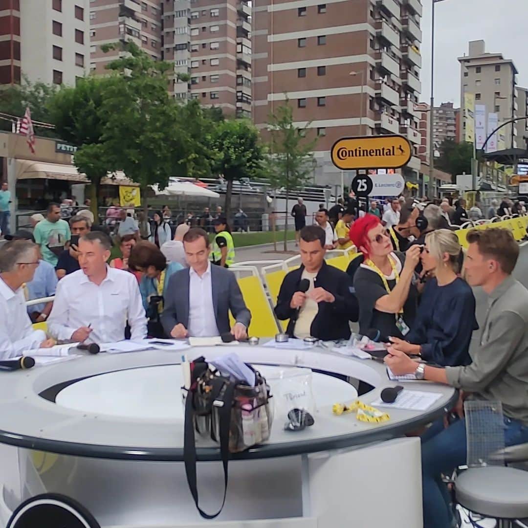 フローラン・ダバディーのインスタグラム：「C'est parti 🚲 ツール開幕🇫🇷 #tourdefrance2023」