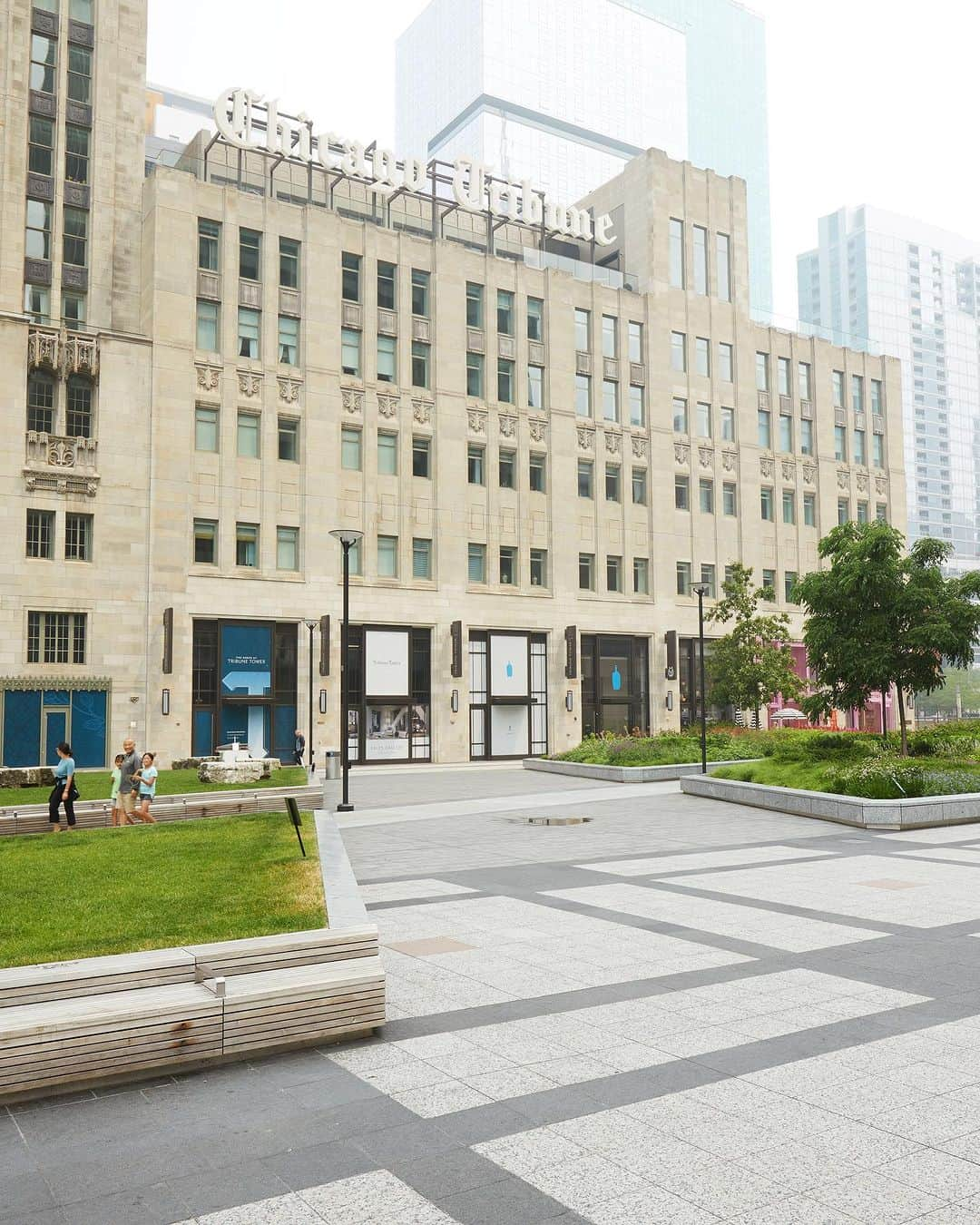 Blue Bottle Coffeeさんのインスタグラム写真 - (Blue Bottle CoffeeInstagram)「Our Tribune Tower cafe in the heart of Chicago opens today. As the original home of the Chicago Tribune, Tribune Tower holds historical significance as a hub for global correspondence and thought leaders. We honor its role in history with the design of our cafe etched into the iconic tower’s foundation.  We broke from Blue Bottle tradition and adorned this cafe with elements of sage green, inspired by the ornate window trim on the building’s facade. You will also find a familiar clover pattern borrowed from decorative metalwork. As a nod to the world-renowned newspaper that once called this tower home, we used 100% post-consumer recycled paper stone for wall cladding  Join us for the grand opening and get a special surprise for stopping by.  Blue Bottle at Tribune Tower 435 N. Michigan Avenue 7 AM - 6 PM」7月1日 21時25分 - bluebottle