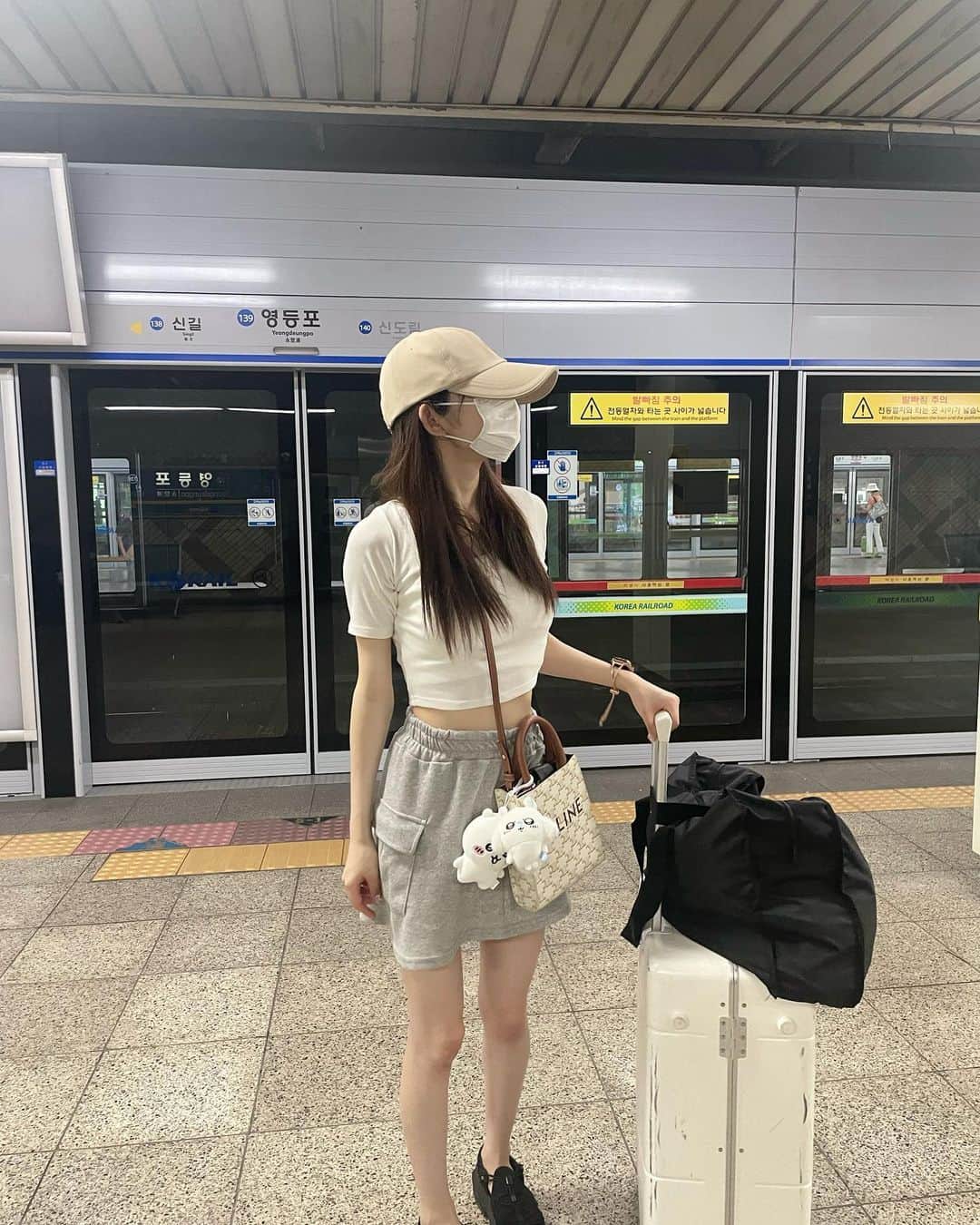 小林莉奈さんのインスタグラム写真 - (小林莉奈Instagram)「韓国にききと3泊4日旅してきた🇰🇷 濃すぎる4日間だった◜𖥦◝ ずーっと楽しかった韓国最高＾＾  #韓国 #韓国旅行 #韓国グルメ #旅行」7月1日 21時39分 - rina_yoruami