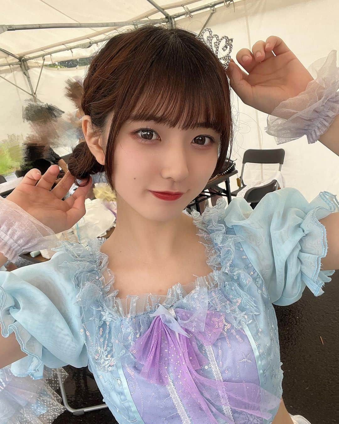 梅原麻緒さんのインスタグラム写真 - (梅原麻緒Instagram)「アー写の時の髪型！てぃあらー！ 今日たのしすぎて何回も楽しかったって言ってる🥺 今年の夏楽しみだ‼️」7月1日 21時41分 - teratera_mao