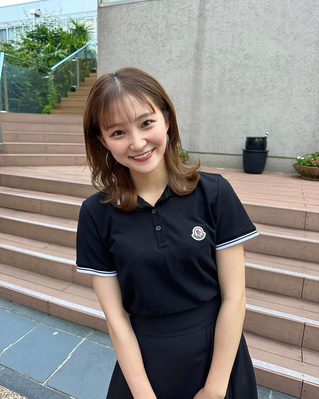 加藤早和子のインスタグラム：「.  眉毛を整えてもらってウキウキな日.  モノトーンが最近のマイブームです⚪️⚫️ . . #モノトーン #モノトーンコーデ #新人アナウンサー  #アナウンサー #スポーツキャスター #休日 #ootd #black」