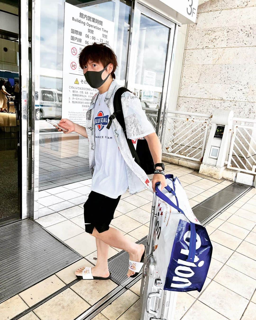 高橋優のインスタグラム：「#沖縄大満喫 #なんか週刊誌ぽい📸 #家に着くまでがツアー」