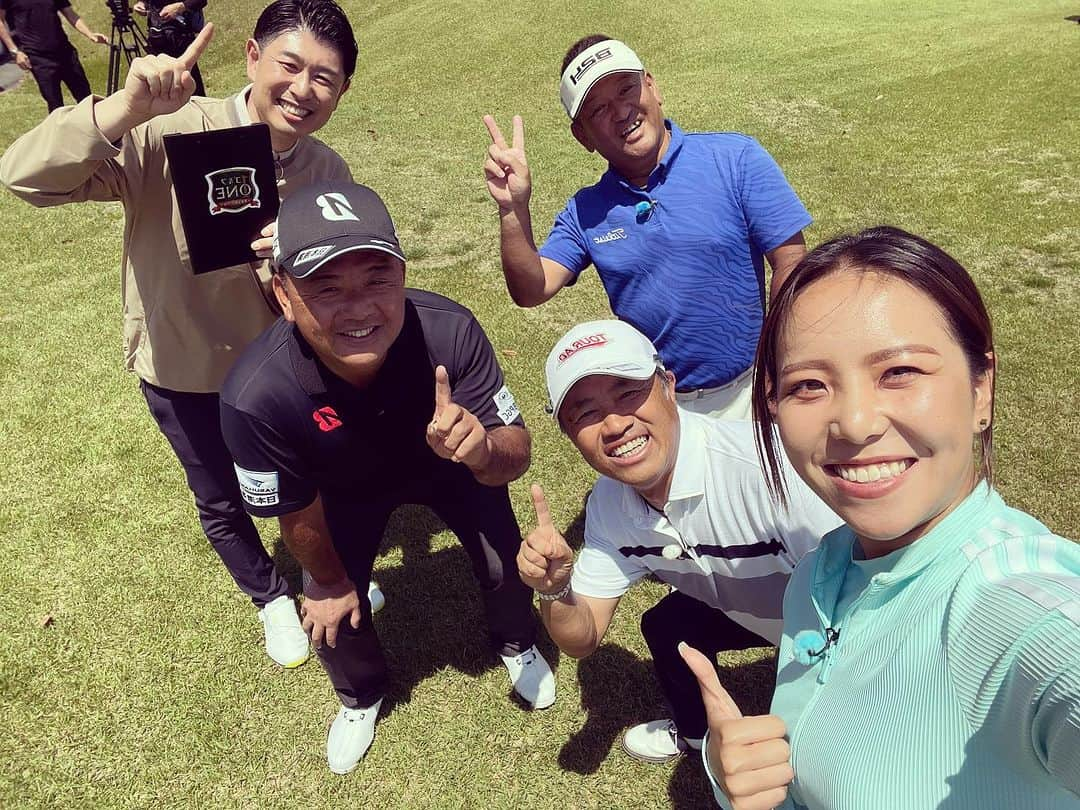 高橋大輔さんのインスタグラム写真 - (高橋大輔Instagram)「本日17時〜BS-TBS📺  「ゴルフONE」放送です⛳️  今週も熟練のスーパープレーとトーク炸裂😁  「(ゴルフ)ワ〜ン！」の声がゴールデンクロスに響きます（笑）  ボーナスプレーで大きく勝負が動く中盤戦！！一体誰が終盤戦へ向け主導権を握るのか？！  ゴルフONEのルールを熟知した歴代王者達のプレー🏌️‍♂️  是非ご覧ください😊  私は秋山真凛さんと番組MCを務めております🎤  以下公式サイトから↓↓↓  今回も、ゴルフONEの優勝者が激突！シニアプロ歴代王者対決！ 前回10番パー4で、寺西プロがパーオンワンピン以内につけ、スタートダッシュに成功！しかし、そこに待ったをかけたのが清水プロ。11番パー4の2打目でパーオンワンピン以内につけると、確実にバーディーパットを決め、寺西プロに追いついた。続く、12番のニアピン対決でも清水プロが、ピンそば1ｍにつけるスーパーショットをみせ、トップに躍り出る。  今週は13番から15番の中盤3ホールを放送！ ボーナスプレー連発で獲得ポイントが大きく動く中盤戦。 歴代王者の繰り広げるハイレベルなプレーに注目！ この戦いを制し、2度目の優勝を手にするのは果たして!?  #清水洋一 #寺西明 #篠崎紀夫  ⬇️予告はこちら youtu.be/HJsLLItuSFY  #ゴルフONE #BSTBS #ゴルフ #ゴルフ番組 #ゴルフone賞金総取りバトル #土曜日 #17時 #mc #秋山真凛さん #髙橋大輔 #高橋大輔」7月1日 13時15分 - daisuke_72