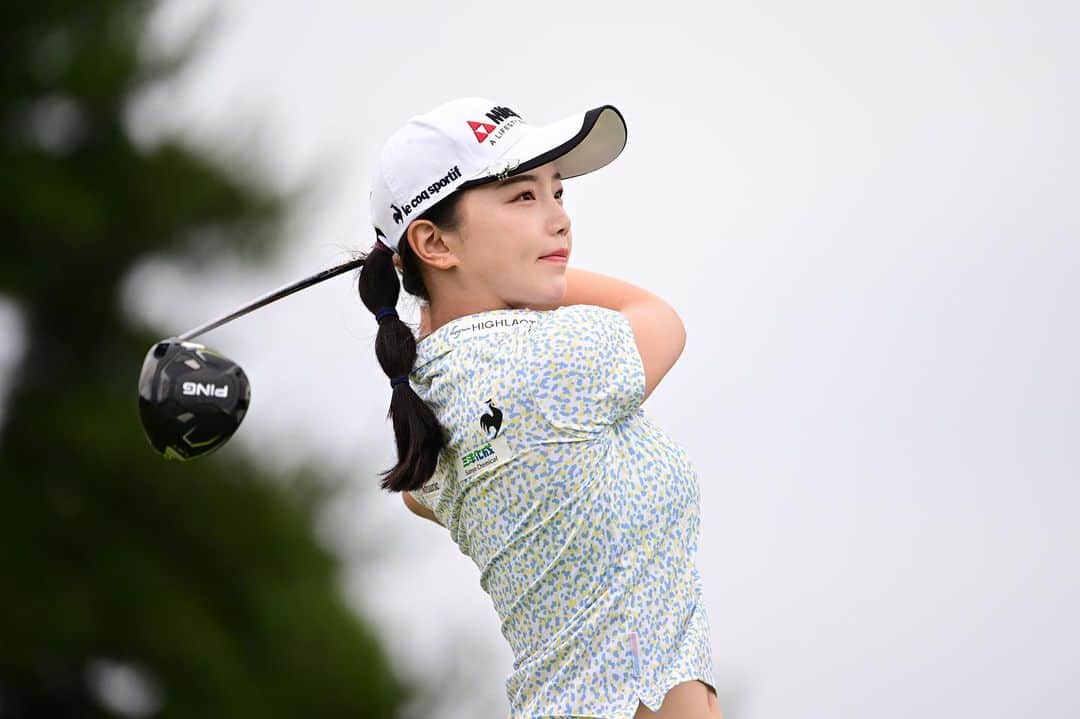 セキユウティンのインスタグラム：「雨の中で応援ありがとうございました💦また明日💪🏻 #jlpga 📷:Atsushi Tomura 様🙏🏻」