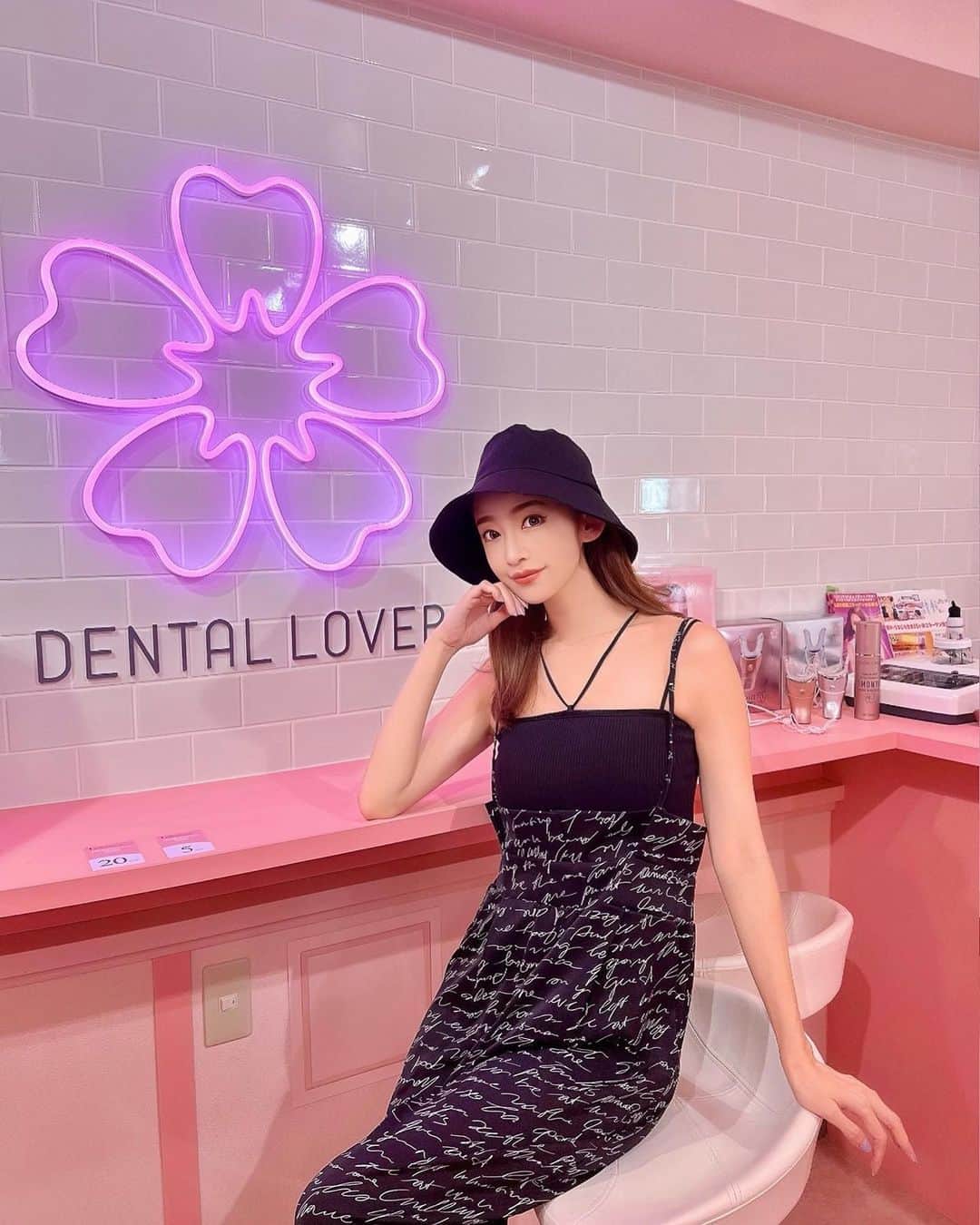 杉山佳那恵さんのインスタグラム写真 - (杉山佳那恵Instagram)「@dentallover_ebisu に またまた行ってきたよ😛💕  セルフホワイトニングって自由で快適〜✨  最先端のホワイトニングサロンで 自然な白さを目指しつつ 虫歯予防もしてくれるから最高👏✨  初月5390円で通い放題で 痛みも少ないので続けやすいし 恵比寿の駅近で通いやすいよっ✨  めちゃくちゃオススメなので是非っ💗  #デンタルラバー恵比寿#デンタルラバー#スーパーホワイトLV#スーパーブレス#LEDラバー#LEDLOVER」7月1日 13時29分 - kanaxxy_0421