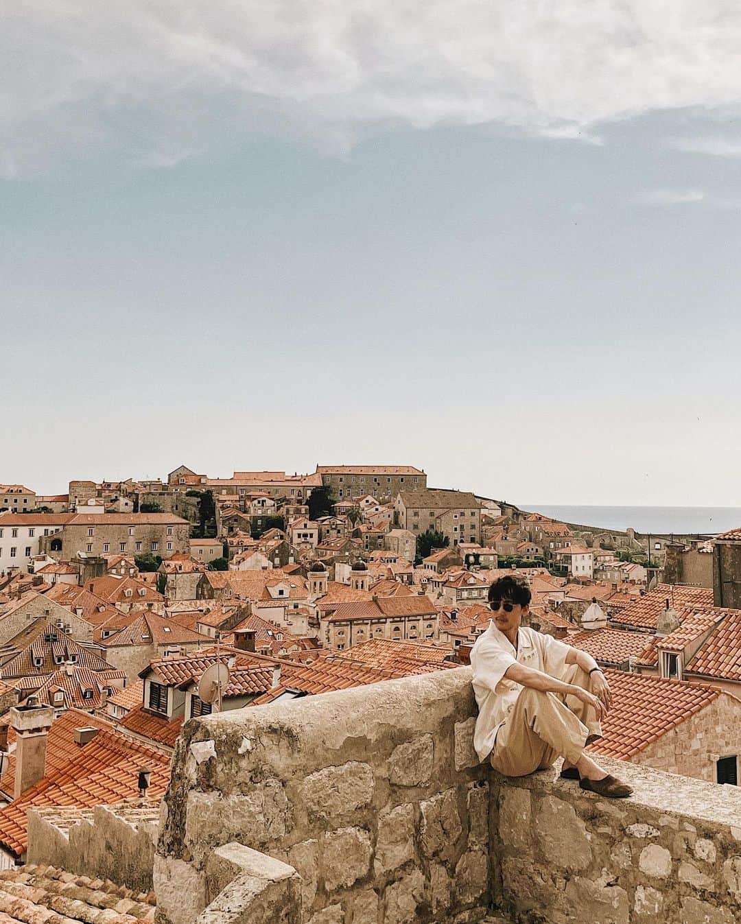 三浦大地さんのインスタグラム写真 - (三浦大地Instagram)「Dubrovnik🇭🇷  戦いによって創り出された要塞の街。  ヒプノセラピーで出てきた場所がここだったから行ってみた。  アドリア海ってなんか美しさと切なさが入り混じってるよな。  歴史と文化の海。  #dubrovnik #croatia #🇭🇷」7月1日 13時43分 - daichi_1127