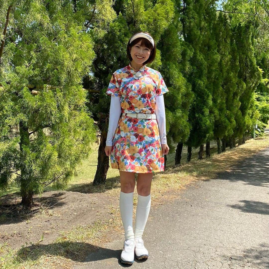 小尾渚沙さんのインスタグラム写真 - (小尾渚沙Instagram)「今日から７月ですね🌴✨ 今月も応援宜しくお願い致します❤️  明日の『諸見里しのぶ 実践ゴルフテク！』のゲストは、モーニング娘。'23サブリーダーの #生田衣梨奈 さん⛳️  小学3年生からゴルフを始め、アベレージスコアは90という、アイドル界屈指の実力を持つ生田さん😳‼️  実は小学生の頃にツアー会場で声をかけてもらってから、諸見里プロの大ファンなのだそうです💕  憧れのプロからのマンツーマンレッスンで、さらなるスコアアップを目指します！  明日7/2(日)17:30〜18:00は、BS11『諸見里しのぶ 実践ゴルフテク！』にお付き合いください⛳️❤️  今回のウエアも @kissonthegreen さんです🥰❤️❤️ . . #スワイプしてね 👉 #BS11 #ゴルフ #ゴルフ女子  #morningmusume23 #モーニング娘23 #helloproject #kissonthegreen」7月1日 13時47分 - obi_nagisa